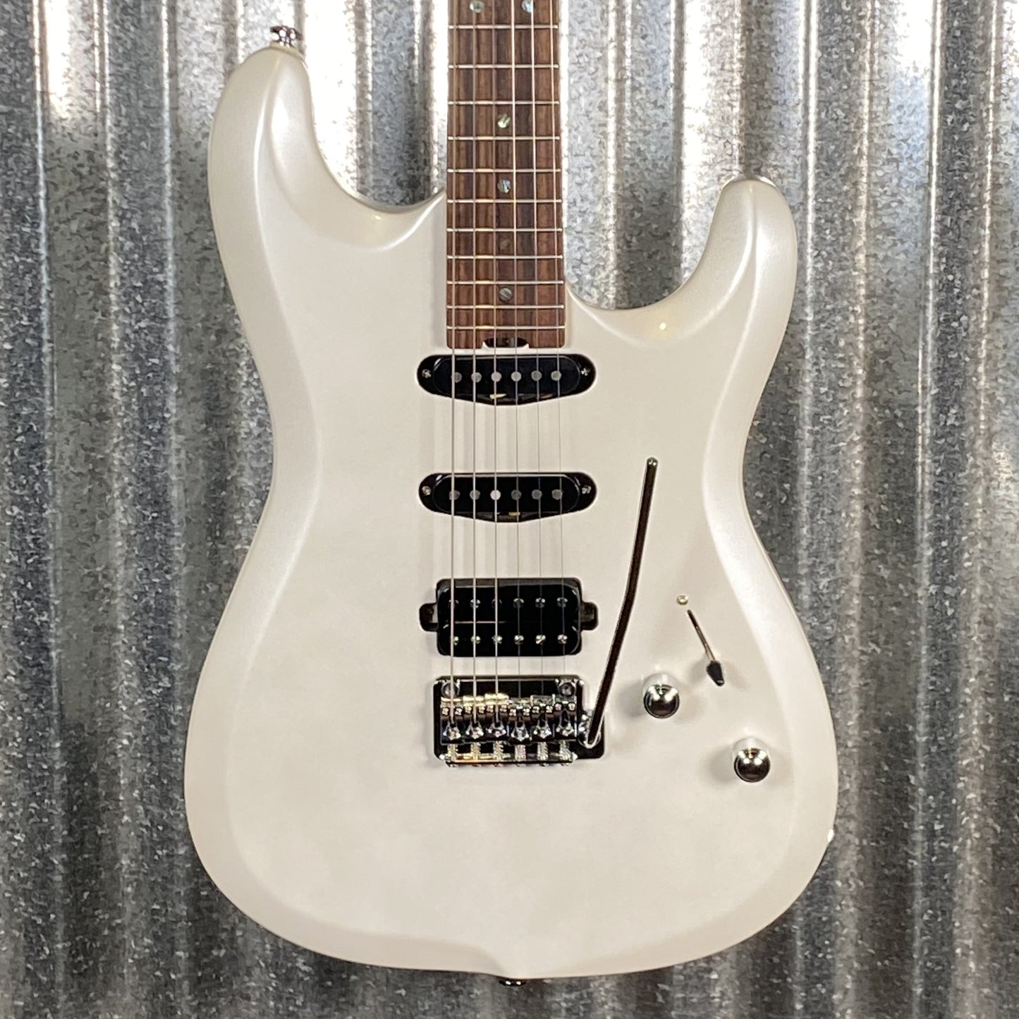 Musi Capricorn Fusion HSS Superstrat Pearl White Guitar #0123 Used