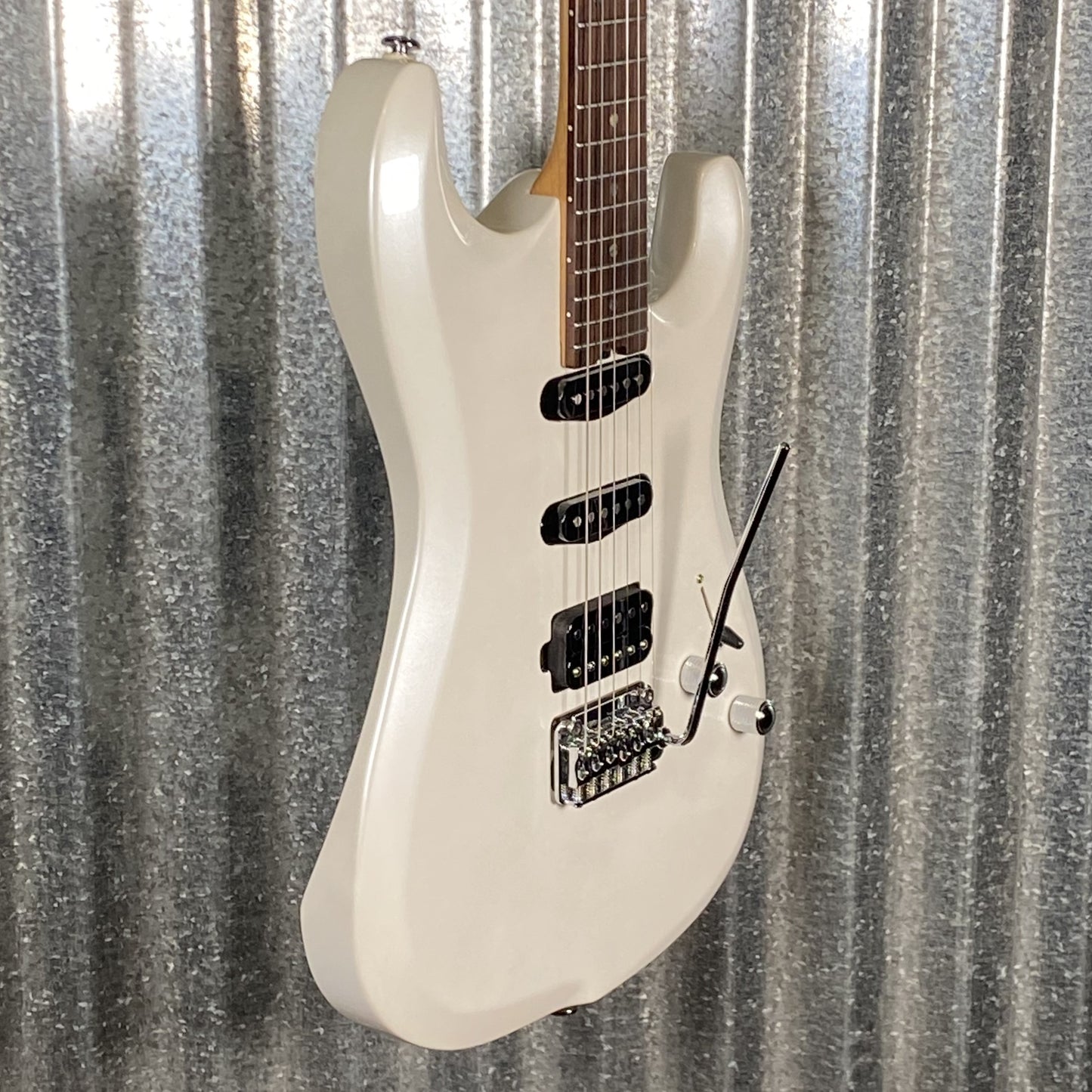 Musi Capricorn Fusion HSS Superstrat Pearl White Guitar #0187 Used