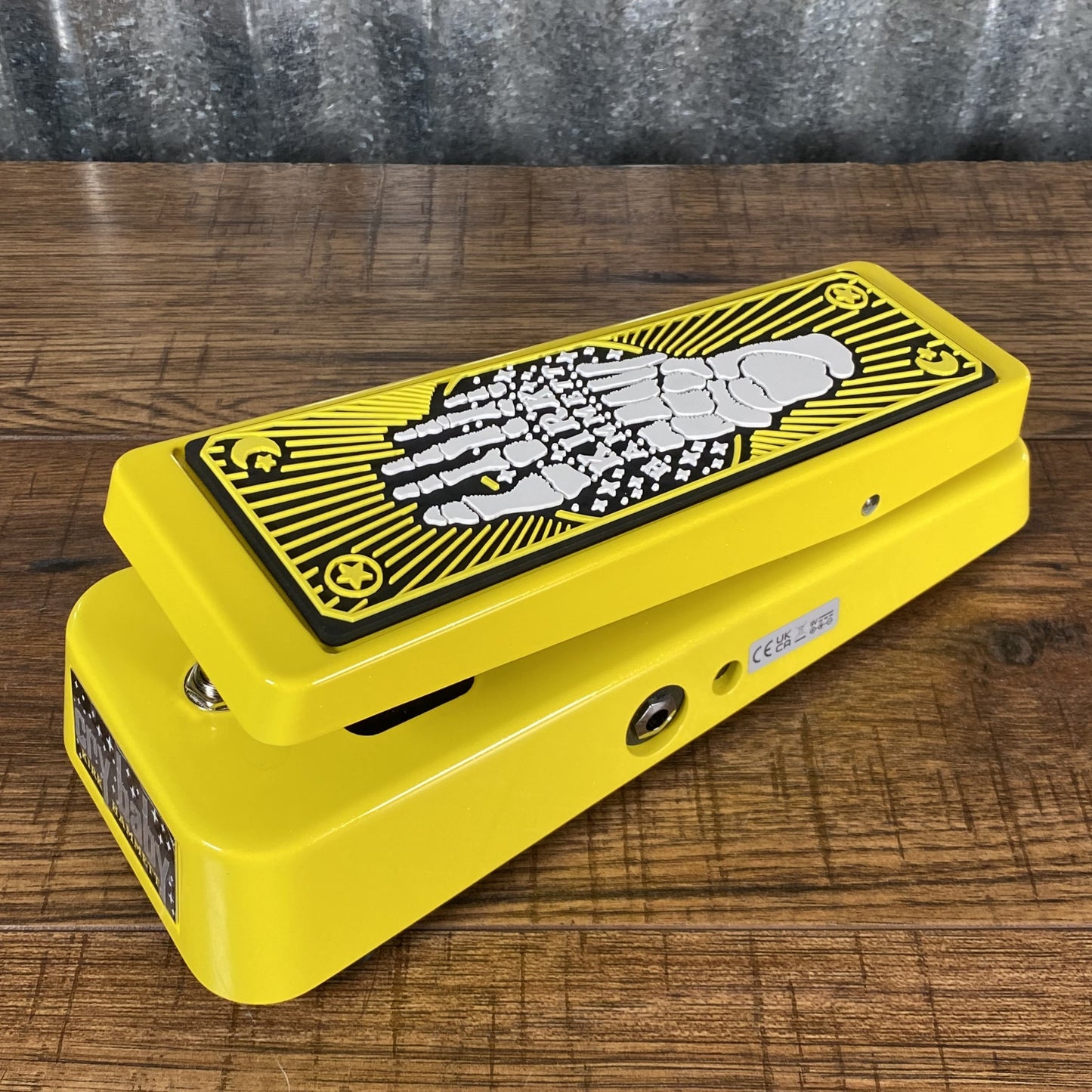 Dunlop KH95Y Kirk Hammett Cry Baby Wah Yellow Sparkle Edition Guitar Effect Pedal