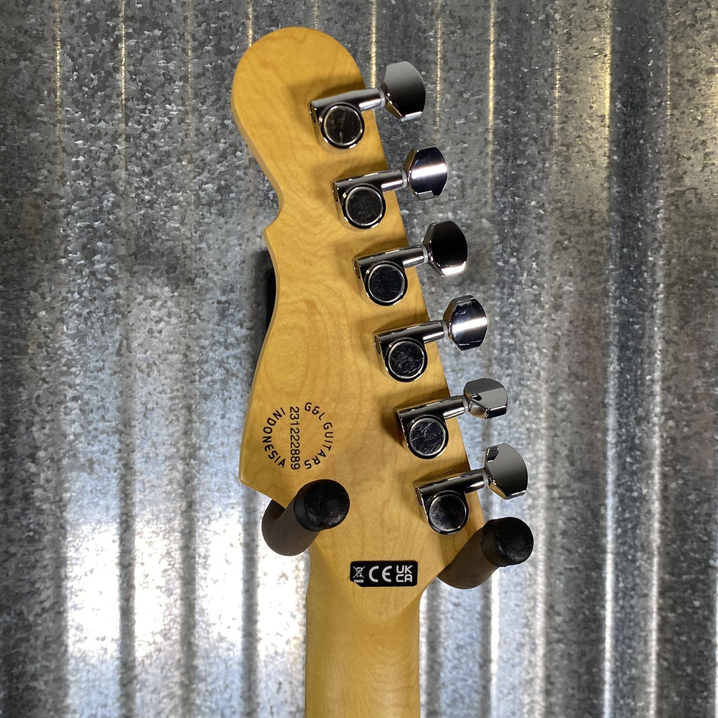 G&L Tribute Legacy White Guitar #2889 Used