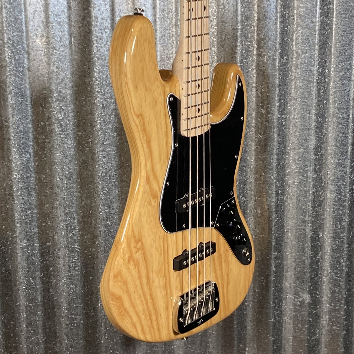 G&L USA Fullerton Deluxe JB MFD 4 String Jazz Bass Vintage Natural & Bag #4084