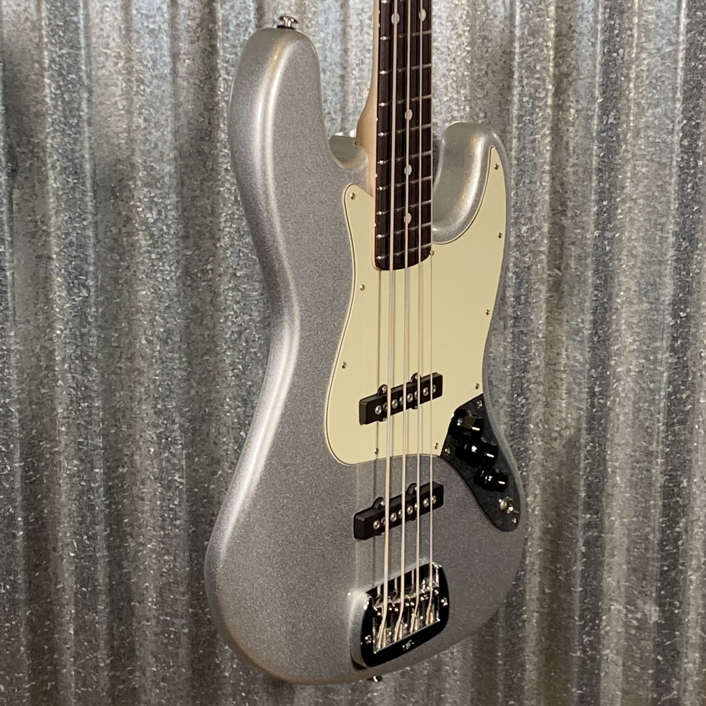 G&L USA Fullerton Deluxe JB MFD 4 String Jazz Bass Silver Metallic & Bag #4081