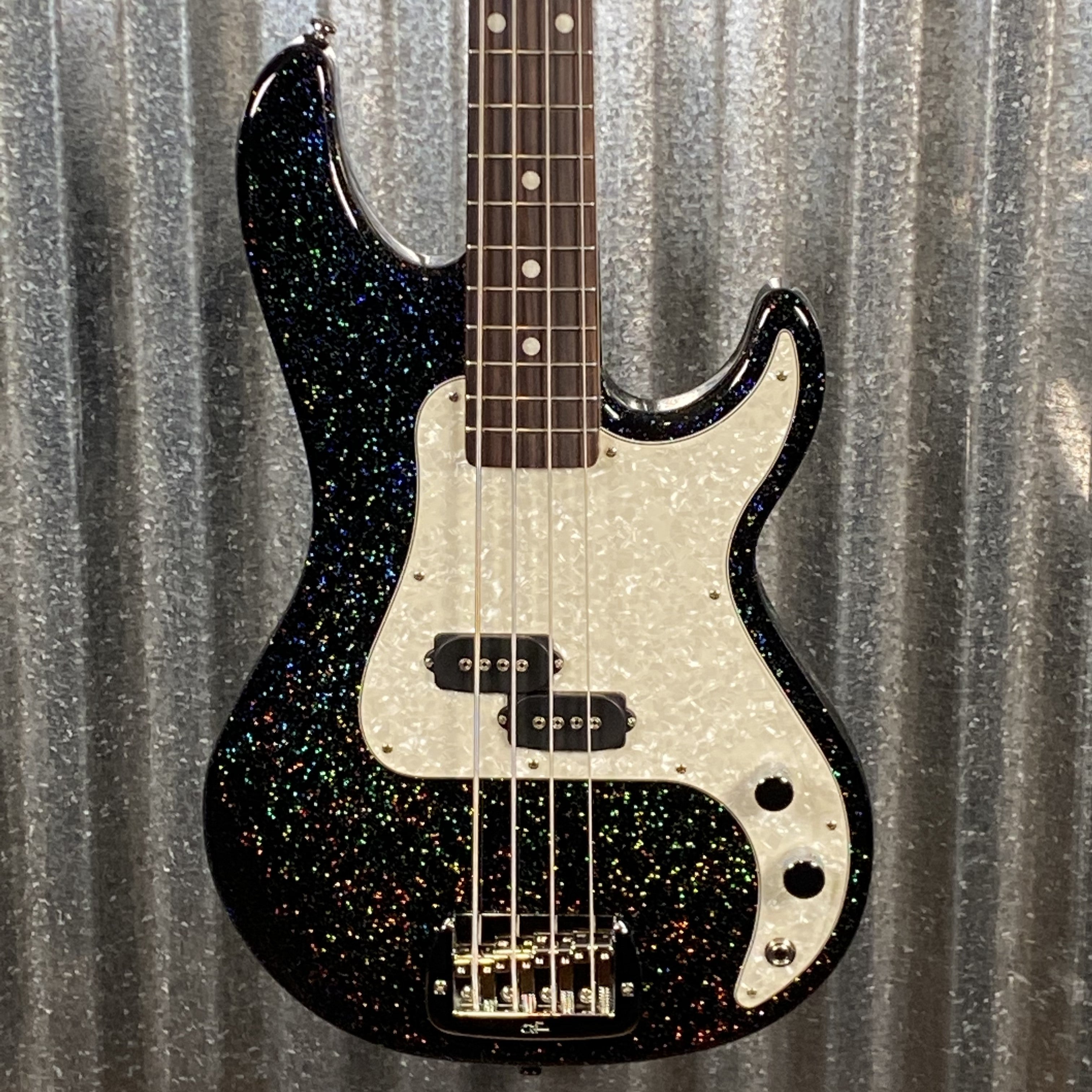 G&L USA Basses – Specialty Traders