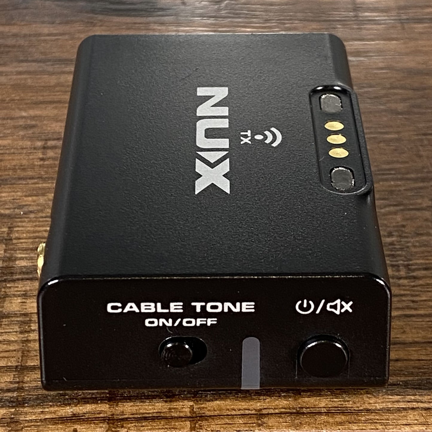 NUX B-8 Rechargeable Wireless Guitar System Effect Loop DI Chromatic Tuner & Boost Demo