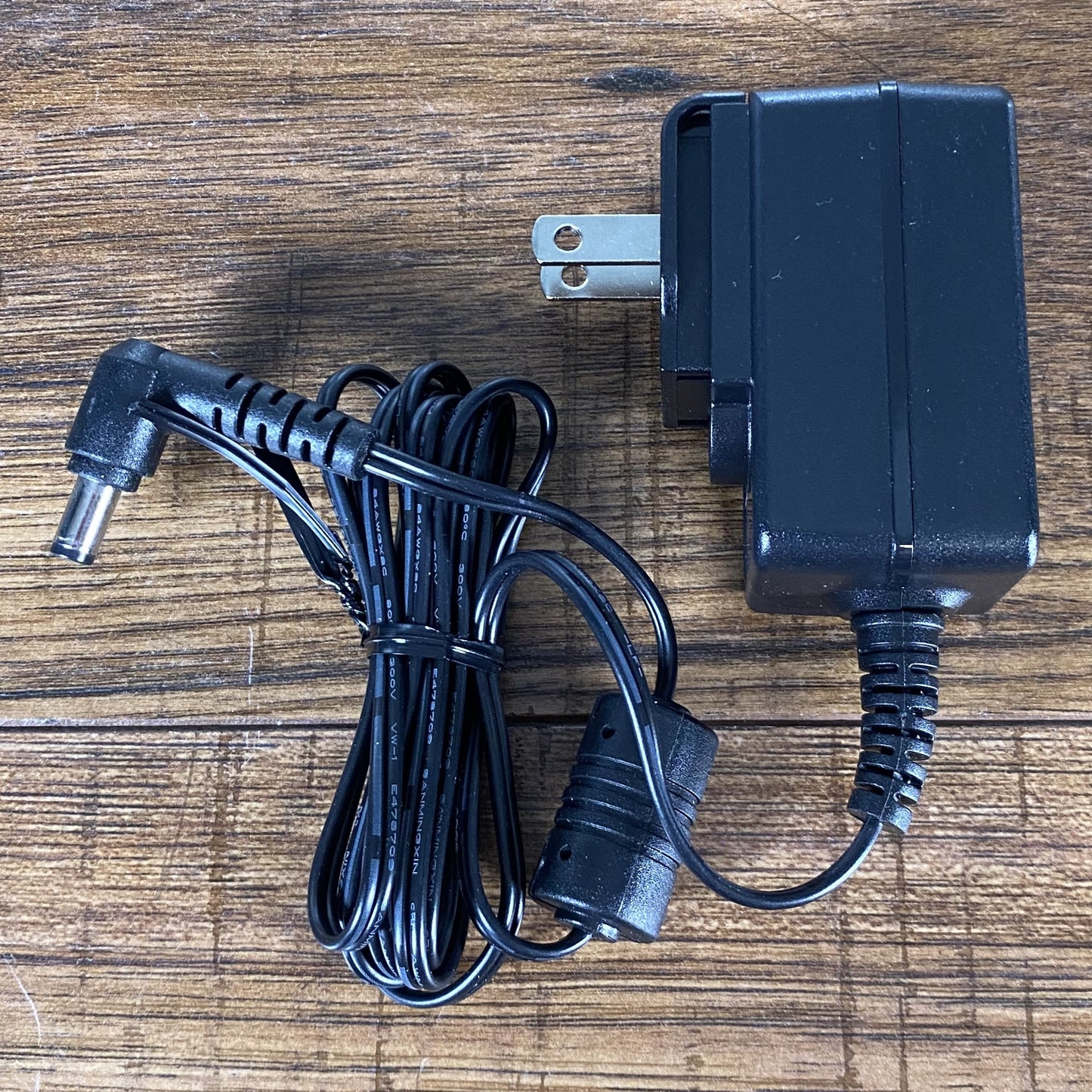 NUX B-8 Rechargeable Wireless Guitar System Effect Loop DI Chromatic Tuner & Boost Demo