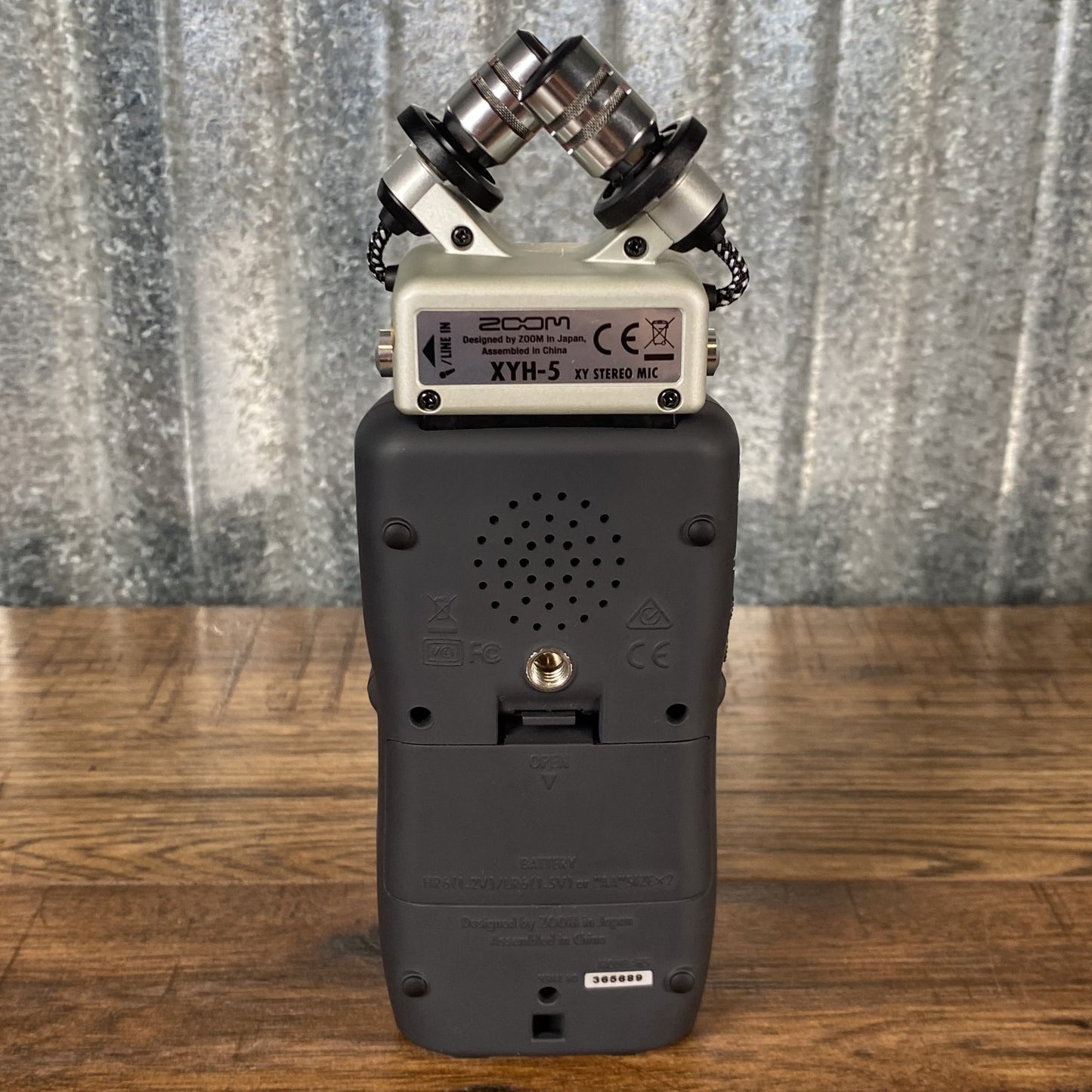 Zoom H5 Handy Portable 4 Track Recorder & 16GB SD Card Used