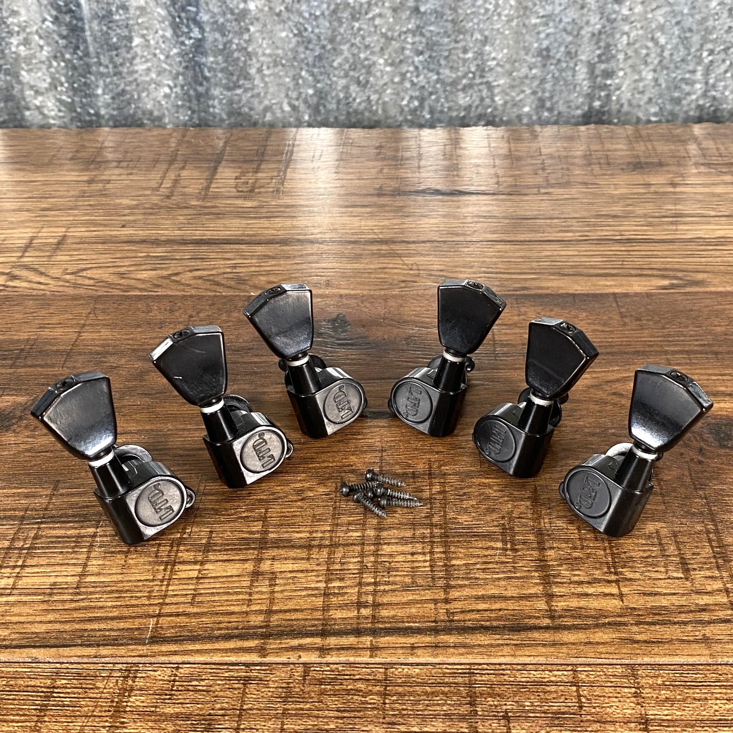 ESP LTD Branded 3+3 Tuning Machine Set Black Used