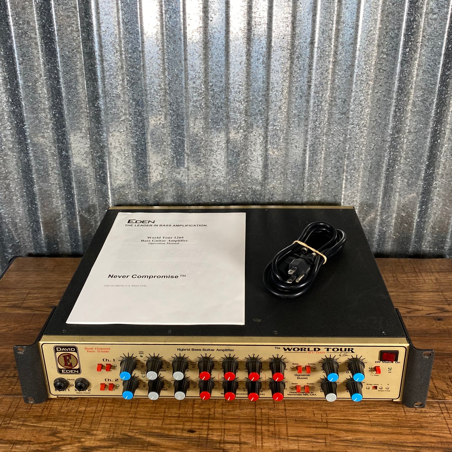 Eden WT1205 World Tour 1200 Watt 2 Channel Bass Amplifier Head Used