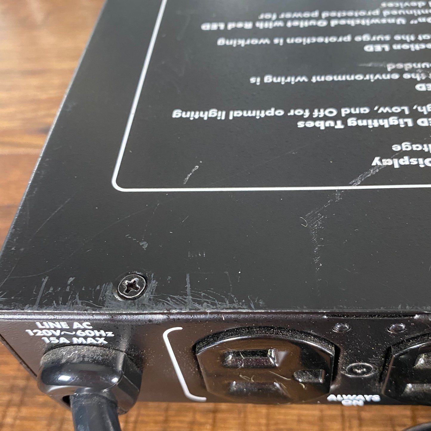 Livewire PC1100 11 Outlet Power Conditioner Distribution Used