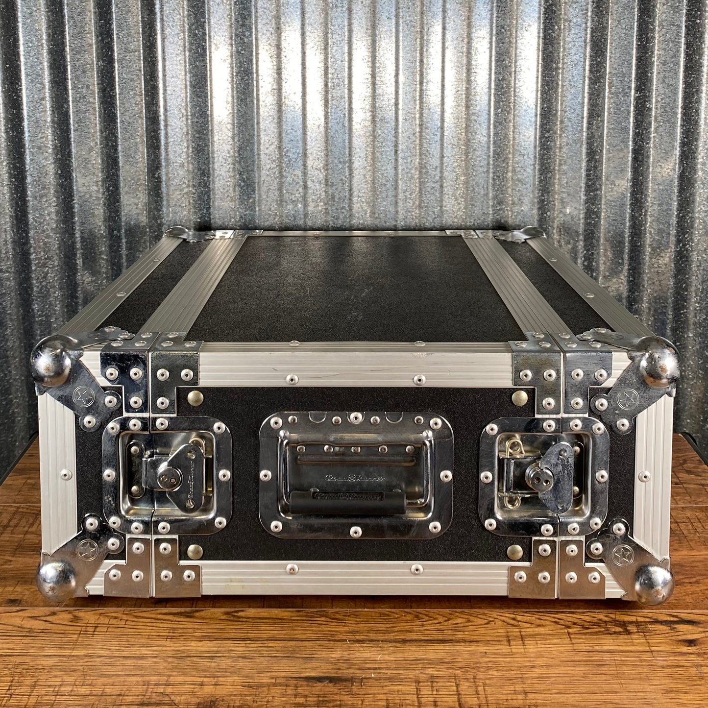Road Runner 4RRUED 4 Space ATA 300 Deluxe Effects Rack #1 Used
