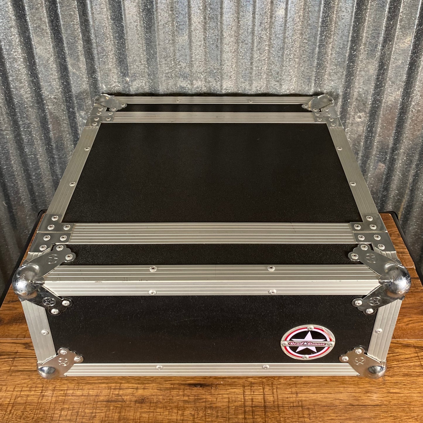 Road Runner 4RRUED 4 Space ATA 300 Deluxe Effects Rack #1 Used
