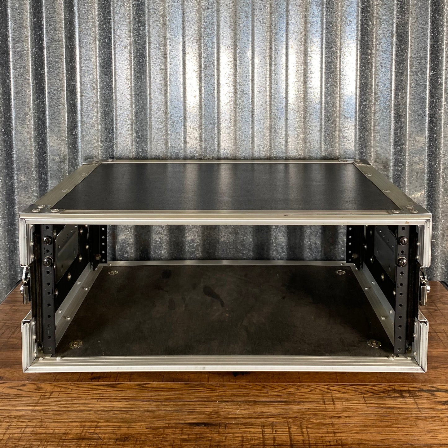 Road Runner 4RRUED 4 Space ATA 300 Deluxe Effects Rack Case #2 Used