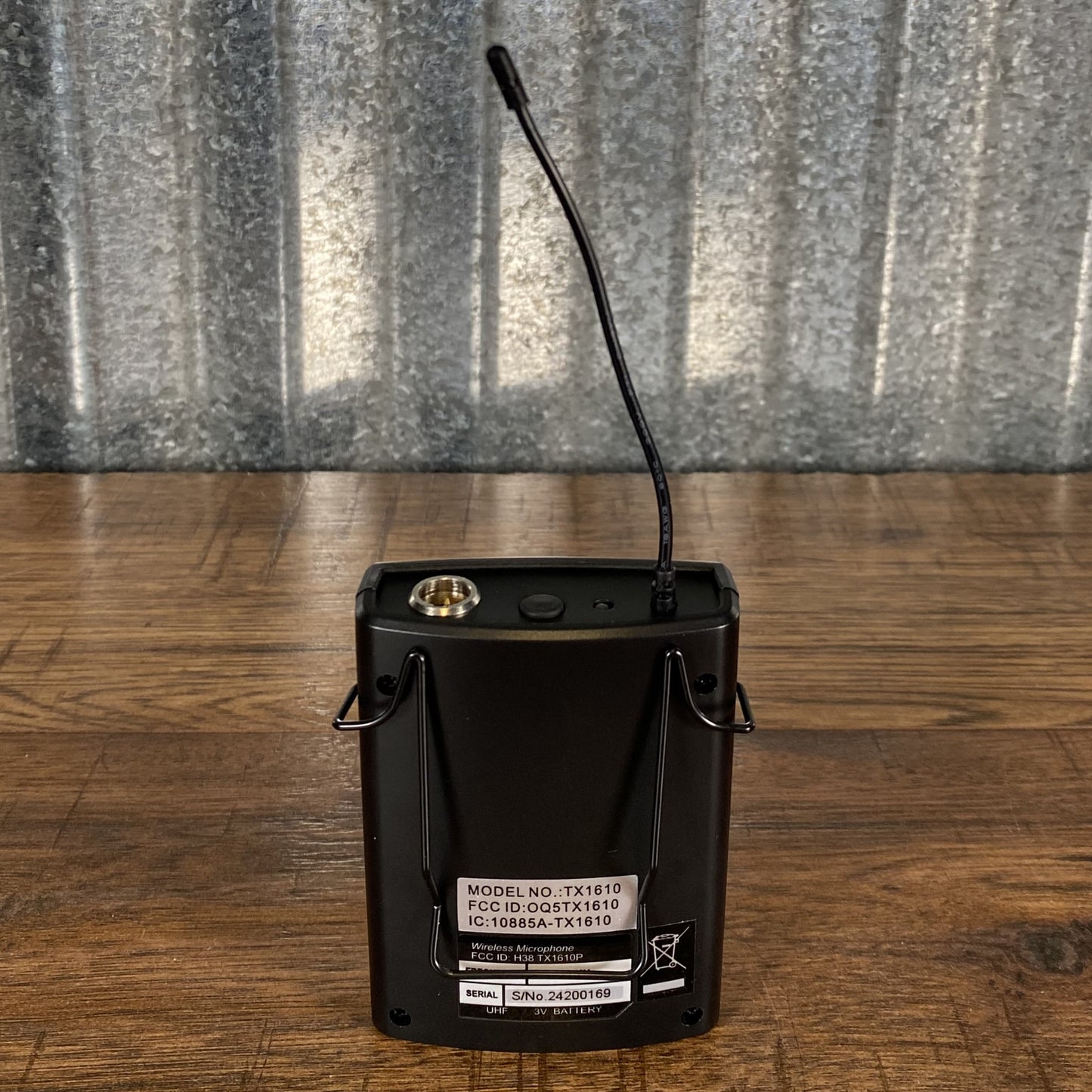 CAD Audio WX1610G Stageselect UHF Wireless Headset Lav Guitar Body Pack System Open Box