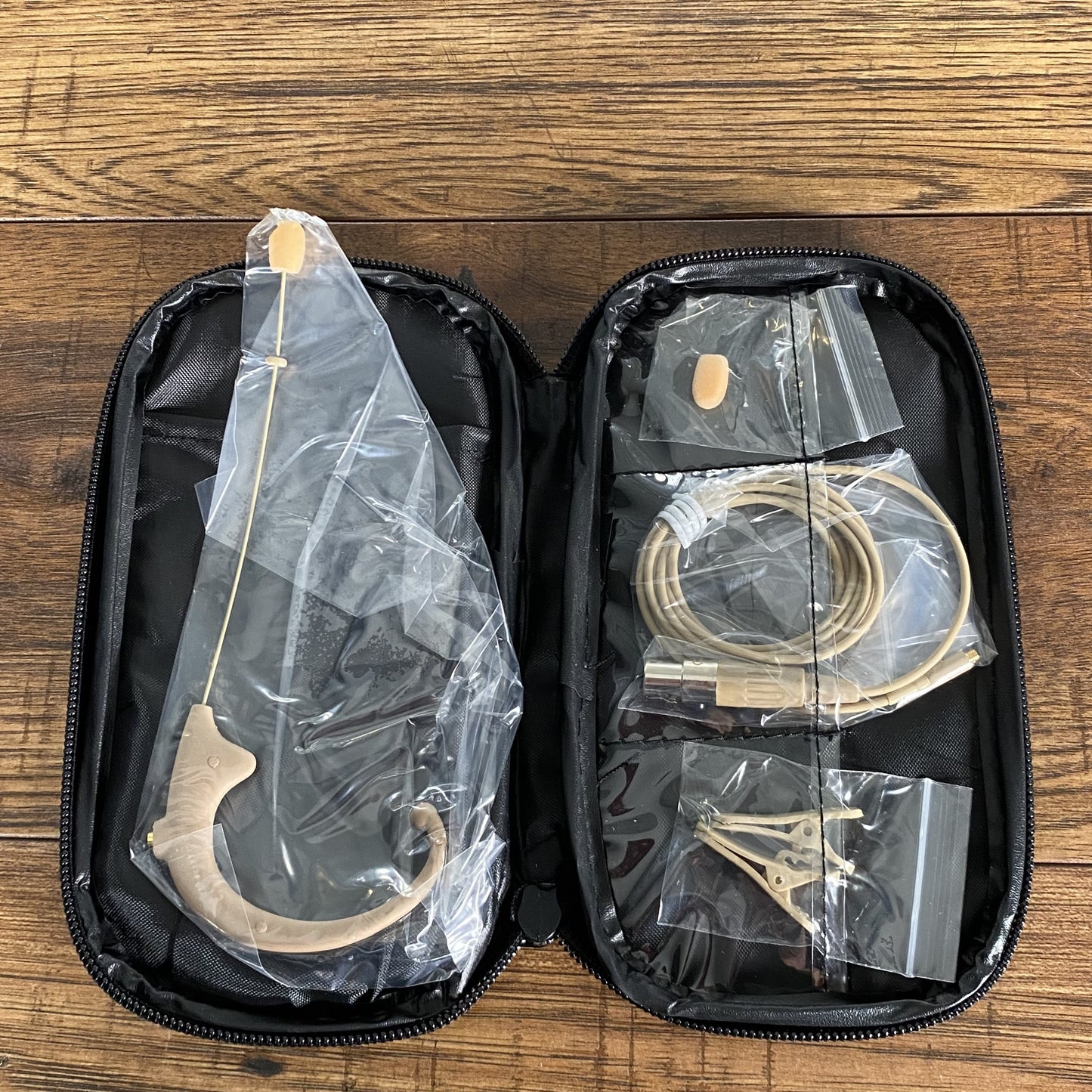 CAD Audio WX1610G Stageselect UHF Wireless Headset Lav Guitar Body Pack System Open Box