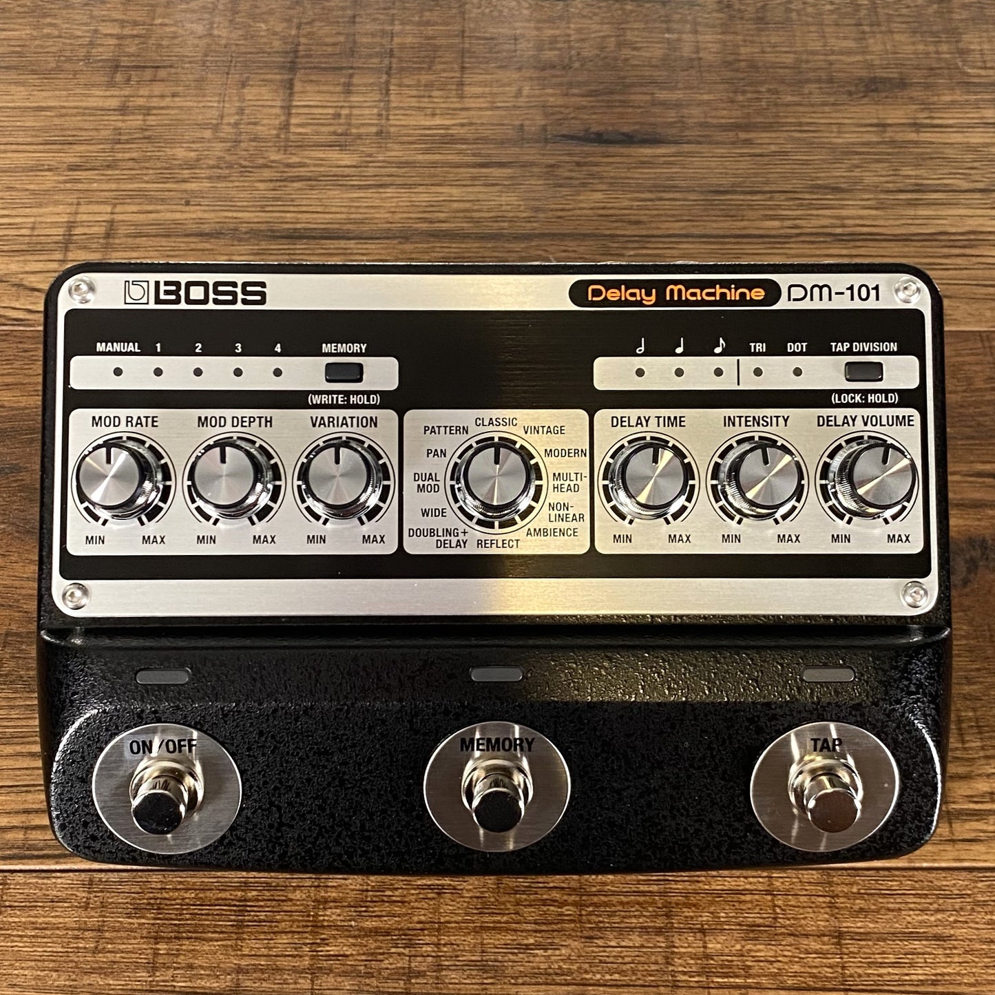 Boss DM-101 Delay Machine Guitar Effect Pedal Demo