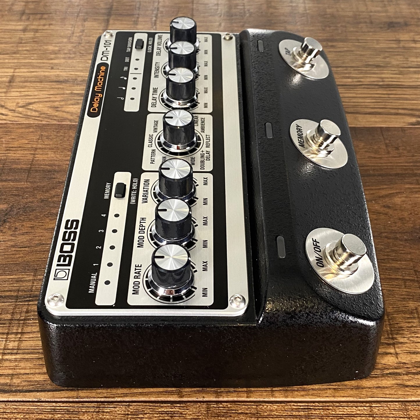 Boss DM-101 Delay Machine Guitar Effect Pedal Demo