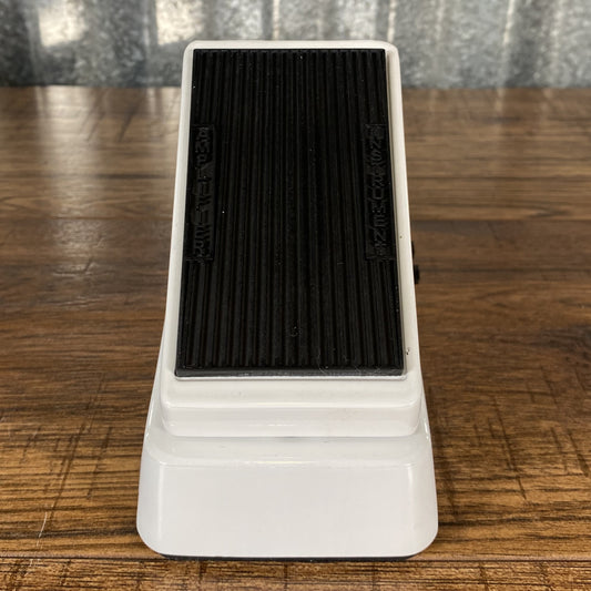 Dunlop CBM105Q Bass Crybaby Mini Bass Wah Effect Pedal Demo
