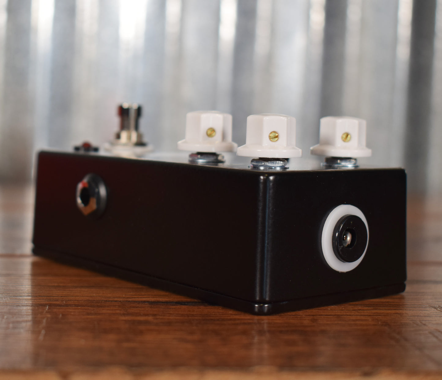 JHS Pedals Haunting Mids EQ Preamp Guitar Effect Pedal Demo