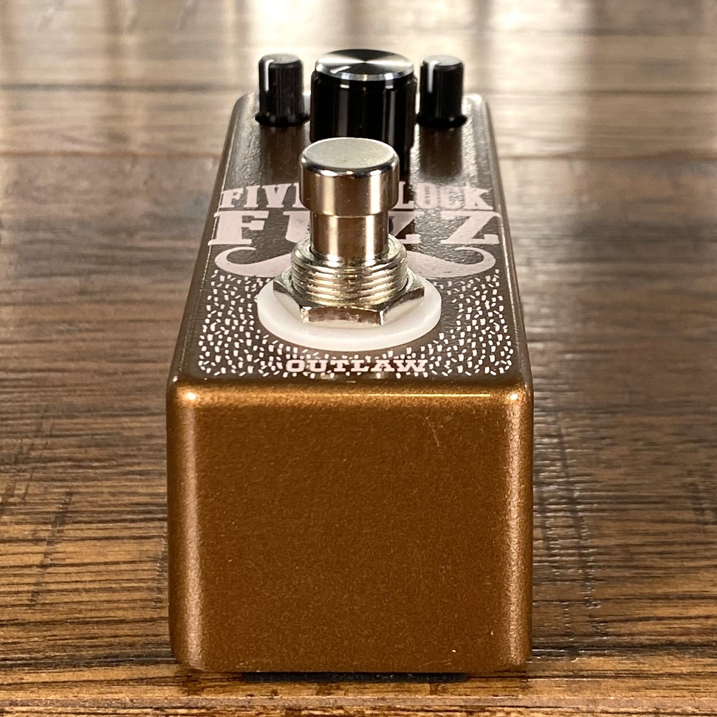 Outlaw Effects Five O'Clock Fuzz Guitar Effect Pedal Demo