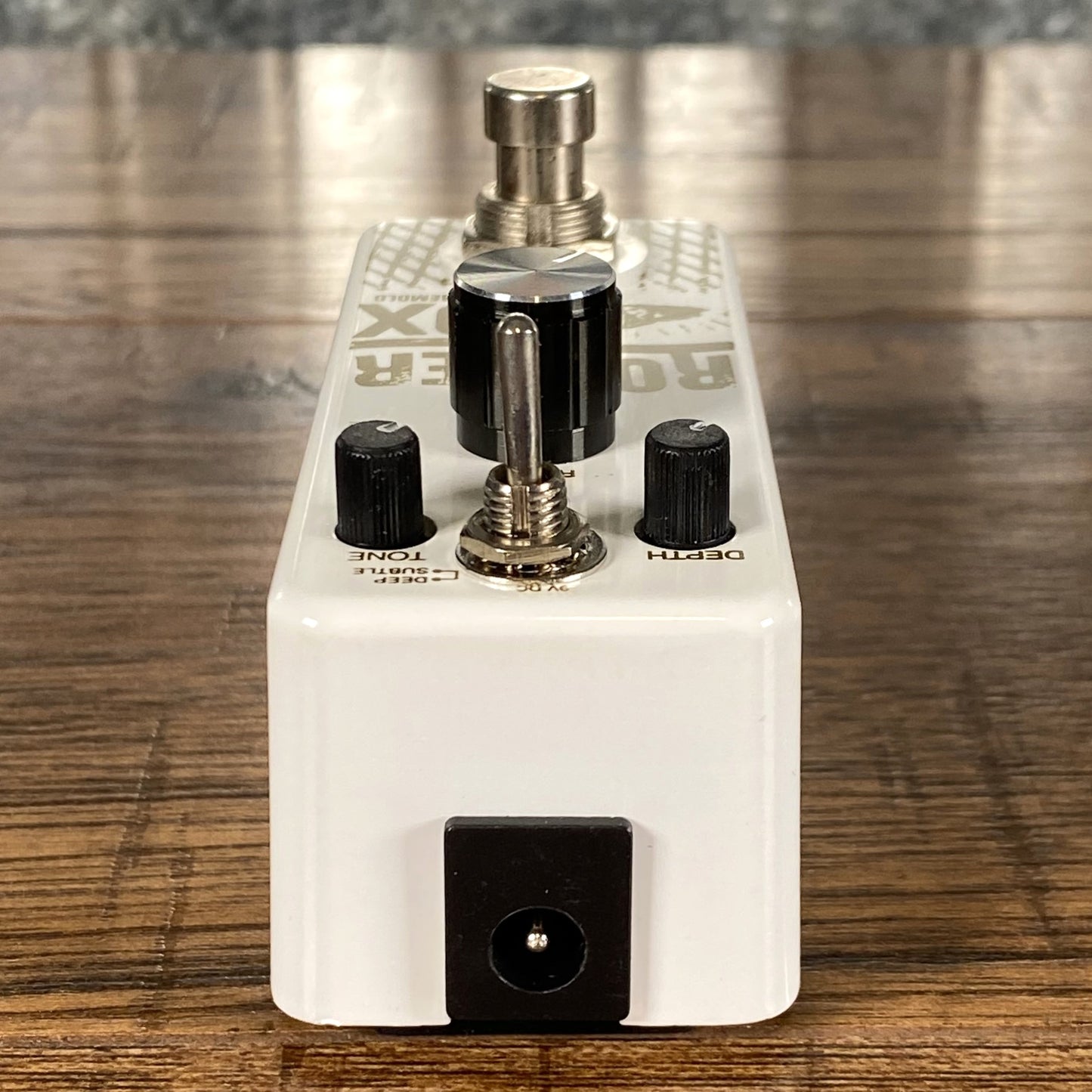 Outlaw Effects Rocker Box Tremolo Guitar Effect Pedal Demo