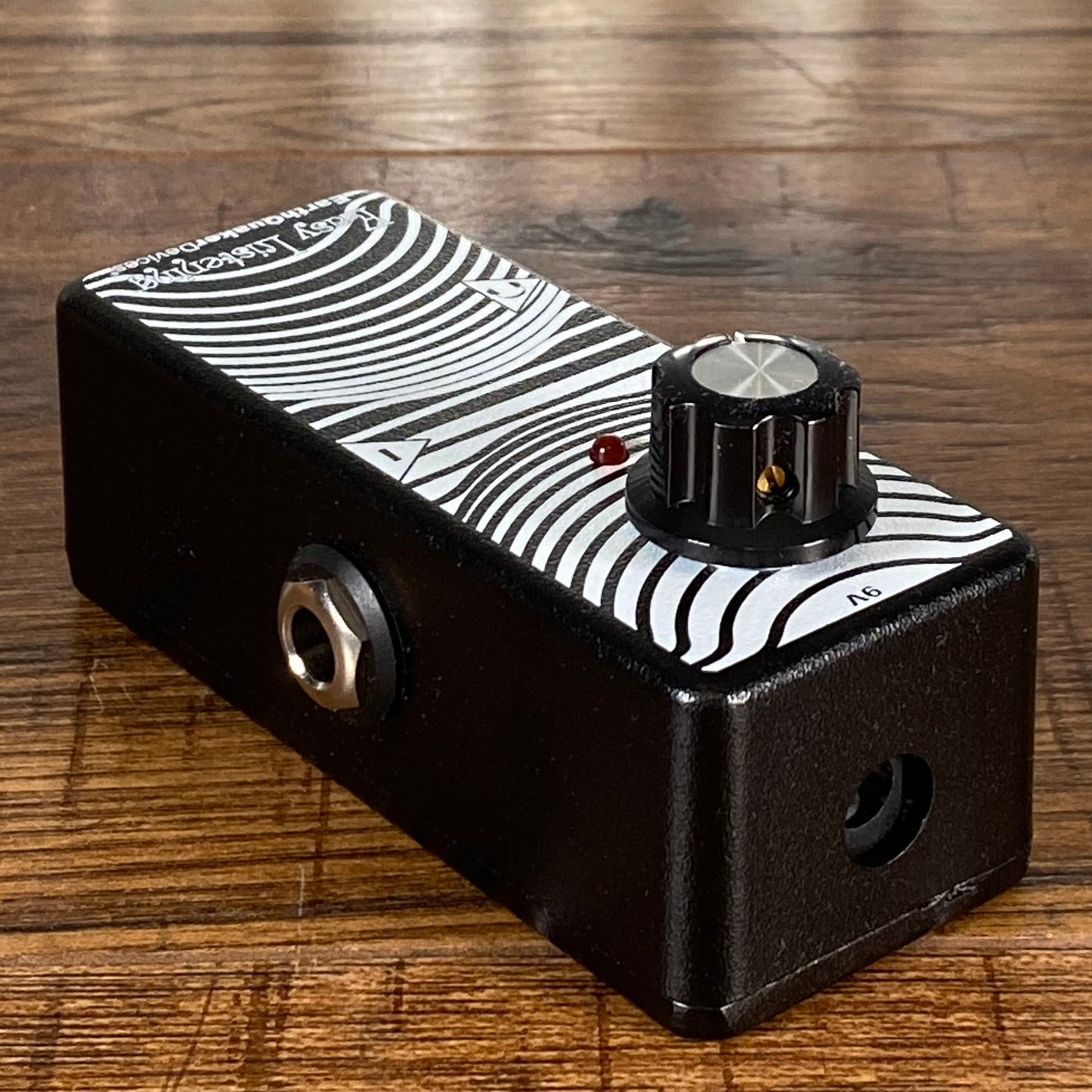 Earthquaker Devices EQD Easy Listening Analog Amp Simulator Headphone Amp Guitar Effect Pedal