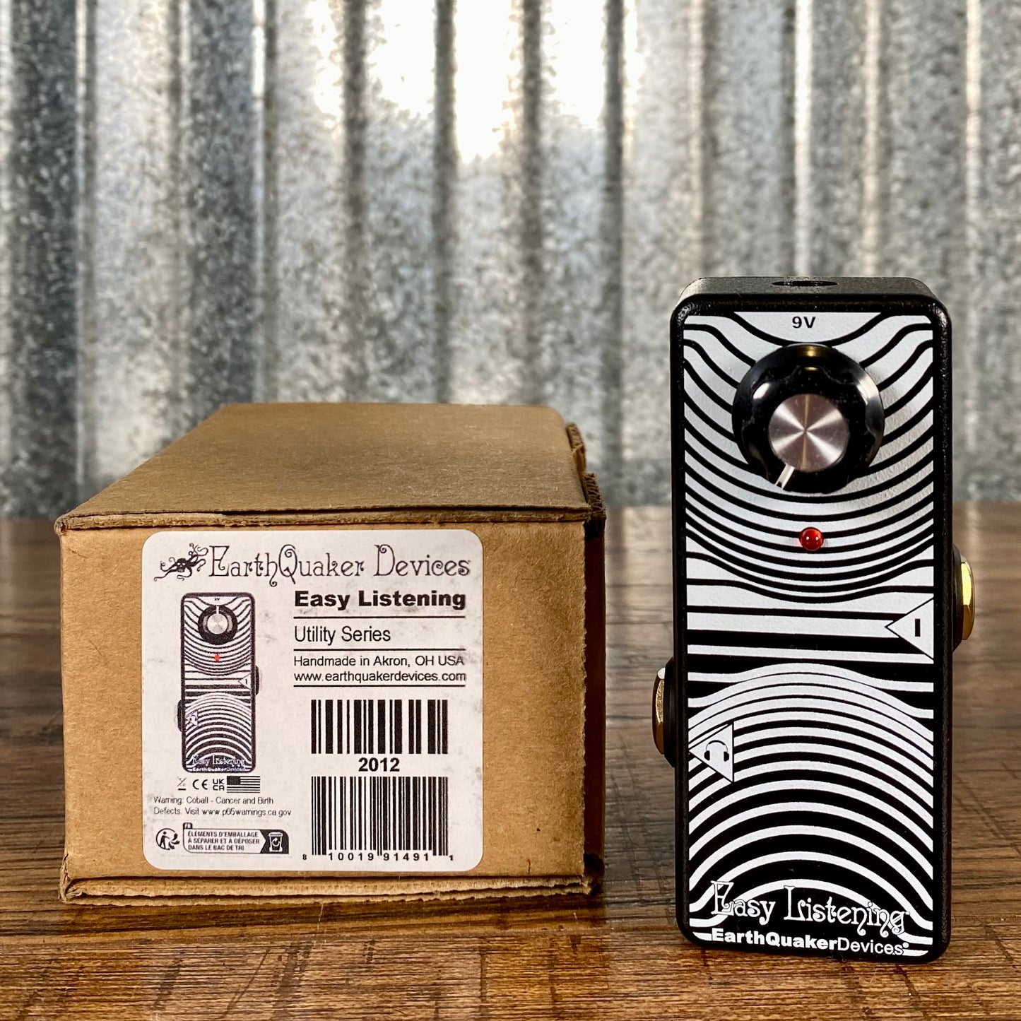 amp simulator pedal headphone EarthQuaker Devices Easy Listening Analog Amp Simulator Pedal