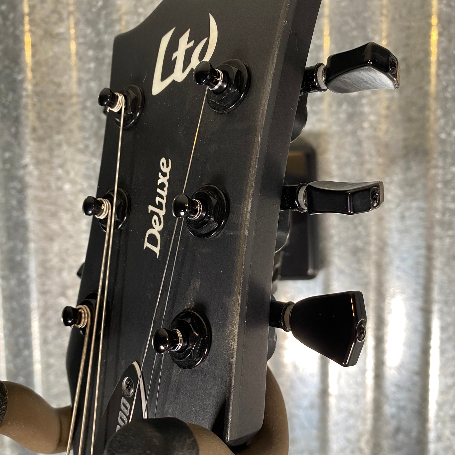 ESP LTD Viper-1000 Evertune Charcoal Metallic Satin EMG Guitar LVIPER1000ETCHMS #1531 Used