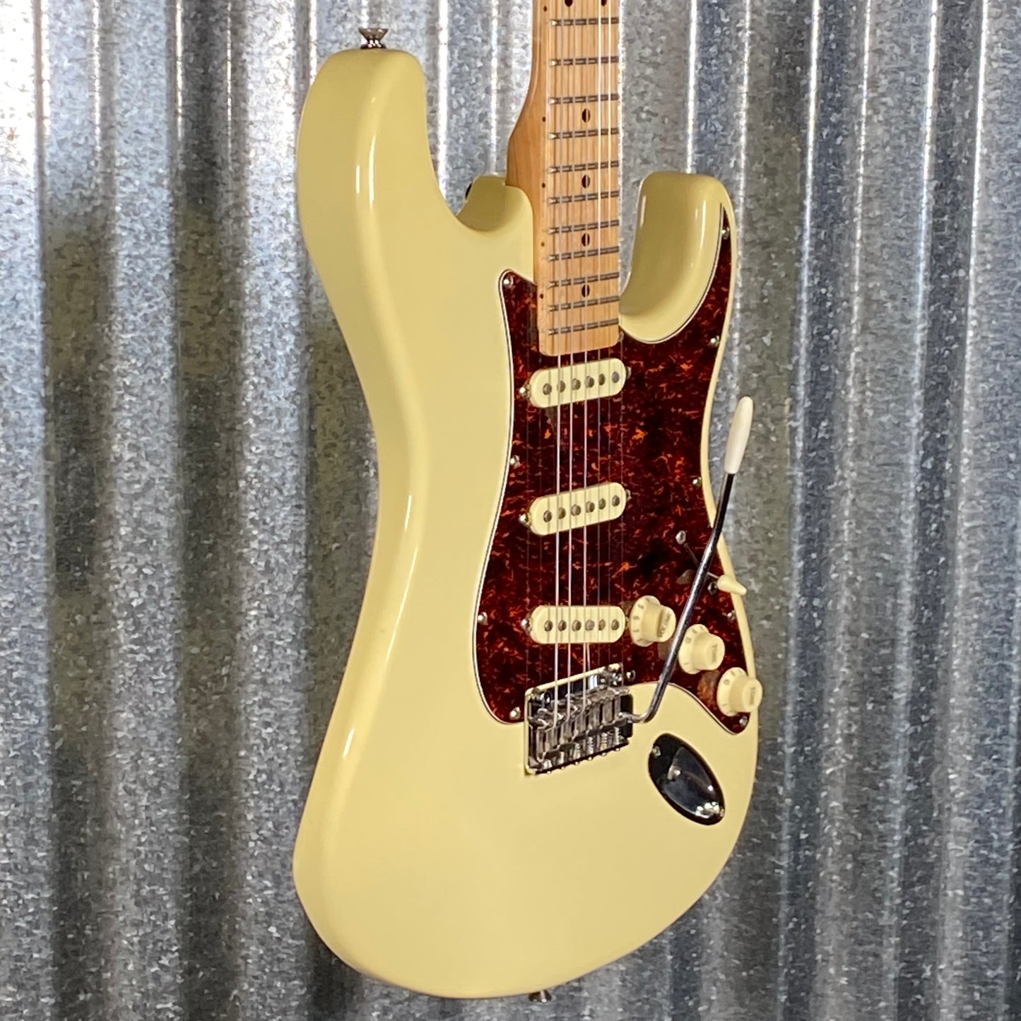 Tagima T635 Olympic White Guitar & Bag #3873 Used