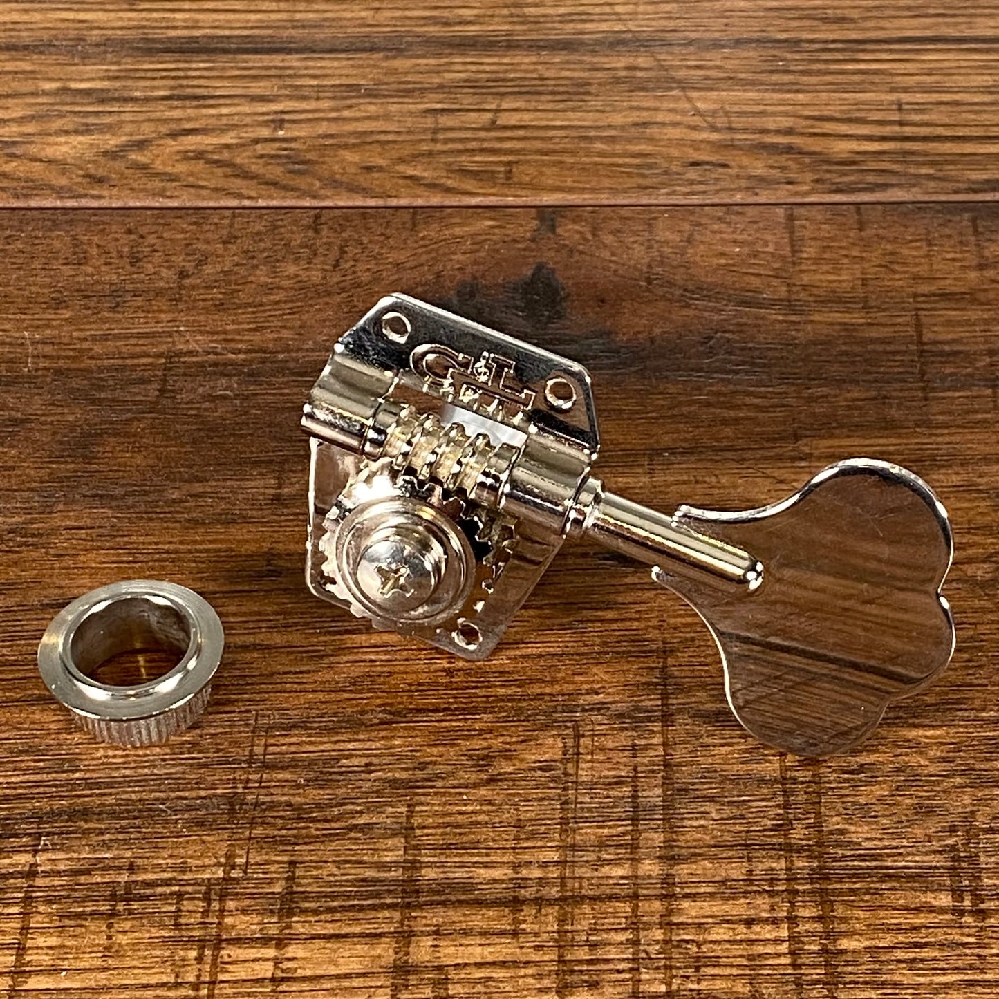 G&L USA Aluminum Post Lightweight Bass Tuning Machine Chrome