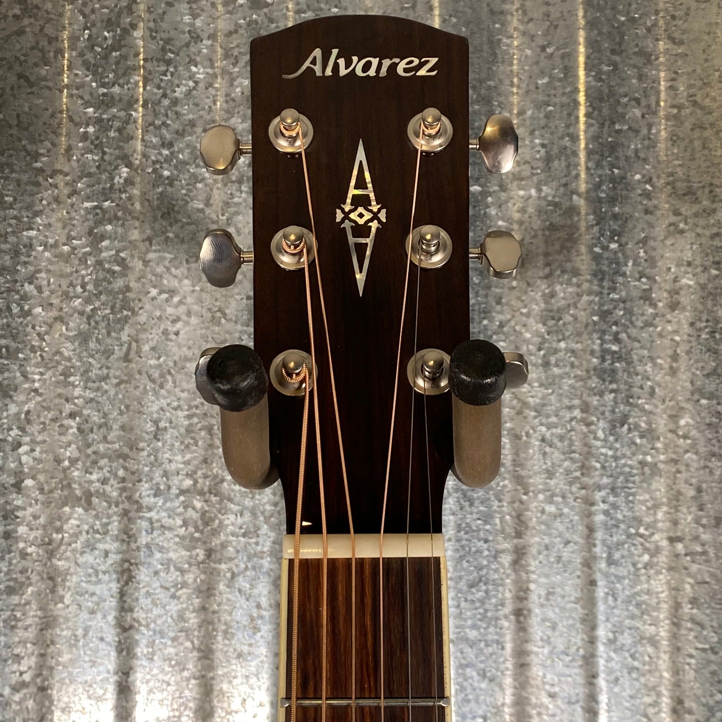 Alvarez MD70BG Masterworks Dreadnought Acoustic Guitar Natural & Bag #5683 Used