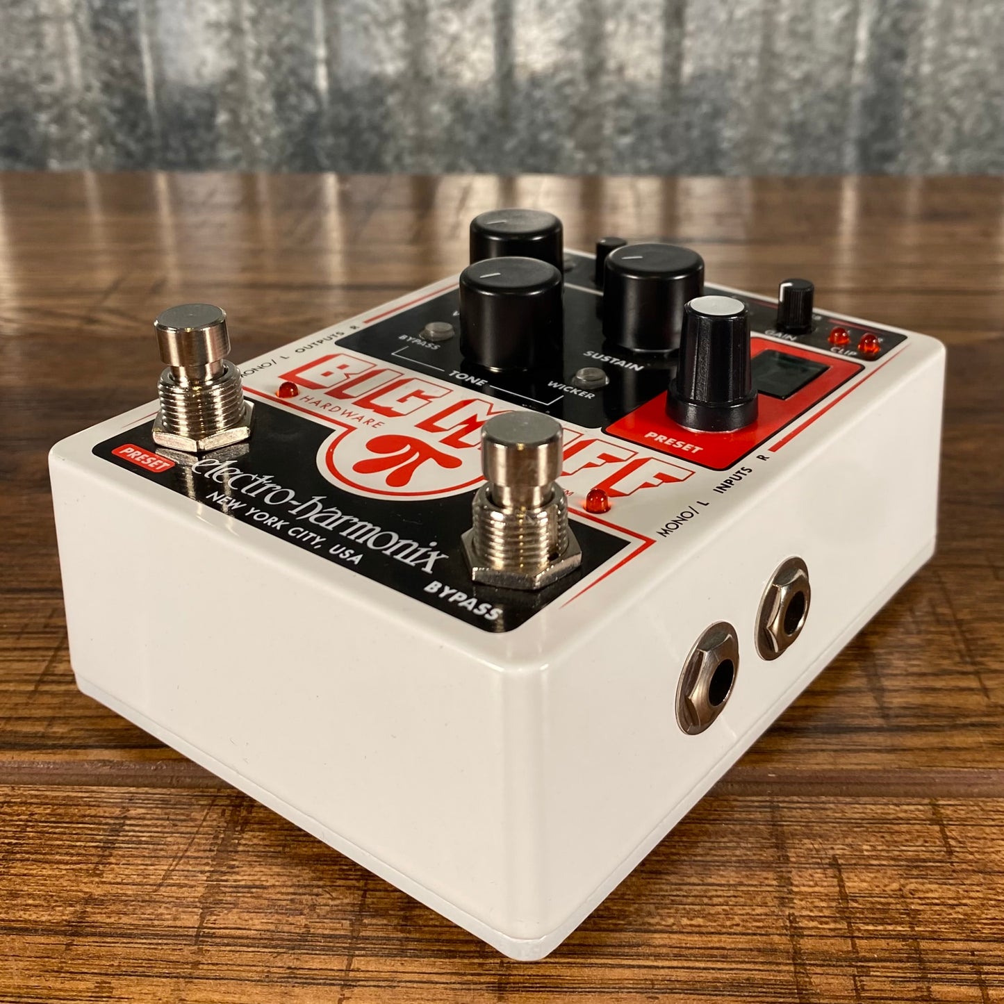 Electro-Harmonix Big Muff Pi Distortion Hardware Plugin Recording Interface Guitar Effect Pedal