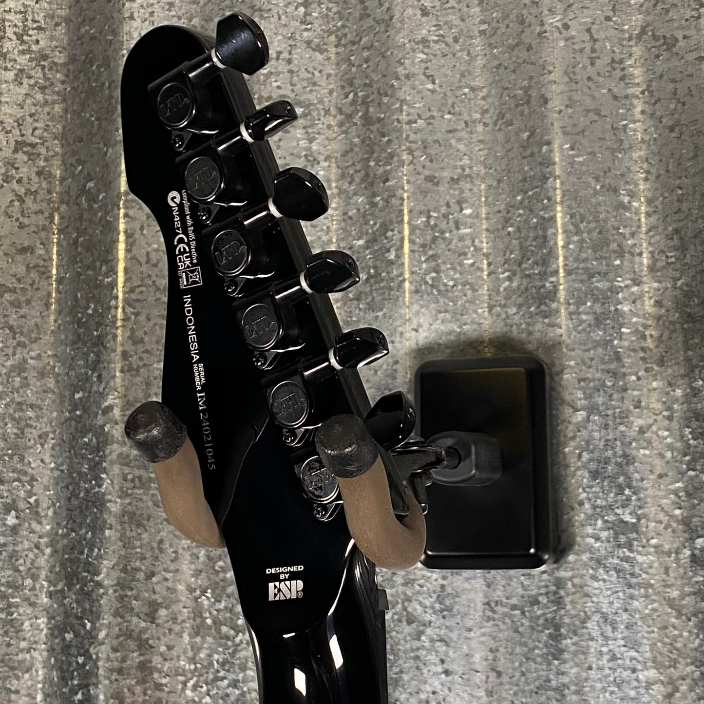 ESP LTD TE-200 Gloss Black Guitar LTE200BLK #1045 Used