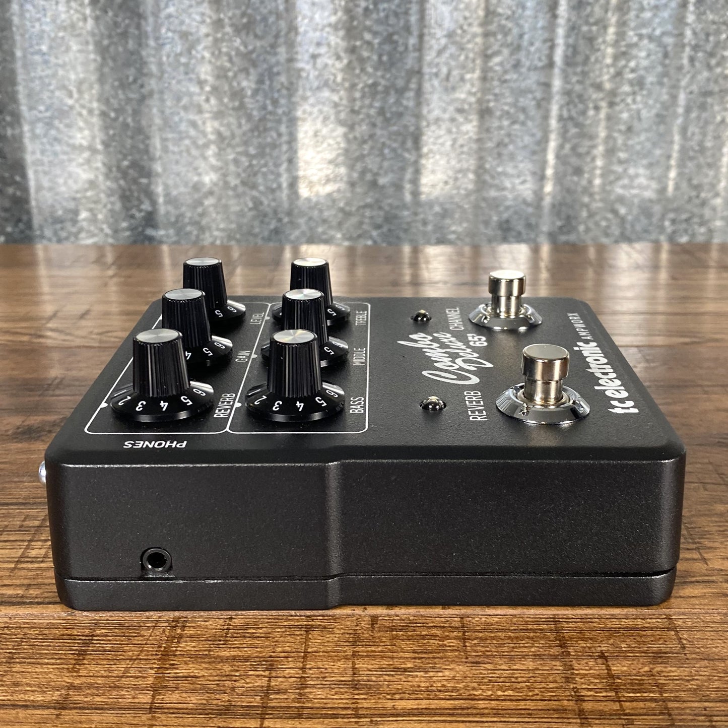TC Electronic Ampworks Deluxe 65' Blackface Two Channel Preamp Guitar Effect Pedal Used