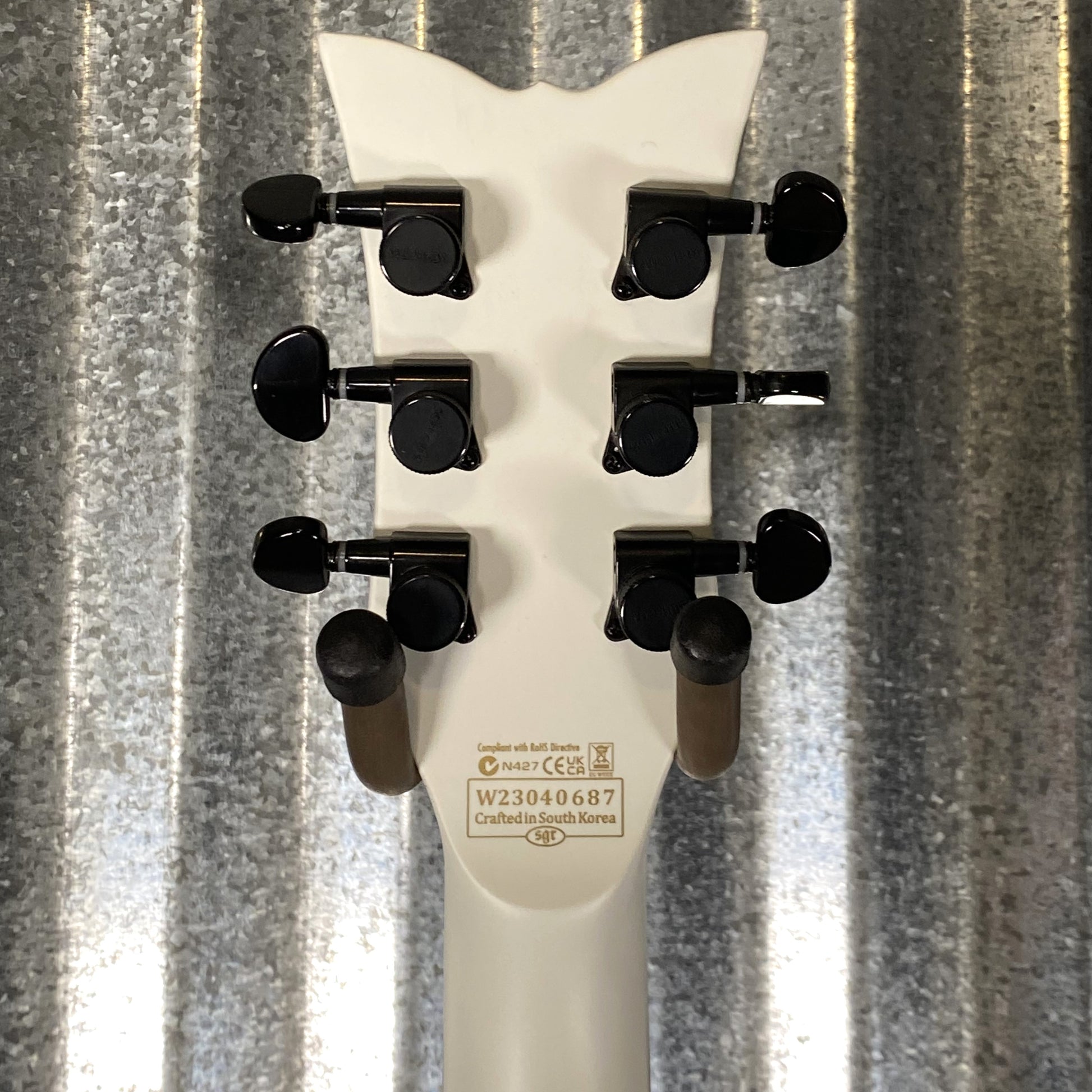 jerry horton gear Schecter Jerry Horton Tempest Papa Roach Satin White Guitar #0687 – Specialty Traders