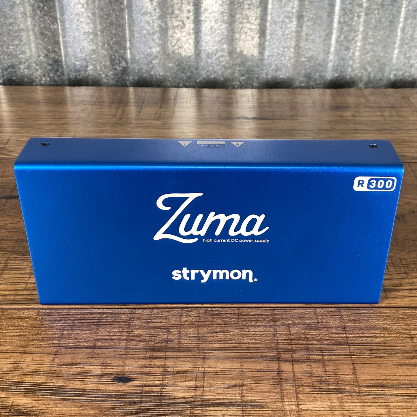 Strymon Zuma R300 Guitar Effect Pedal Power Supply Demo