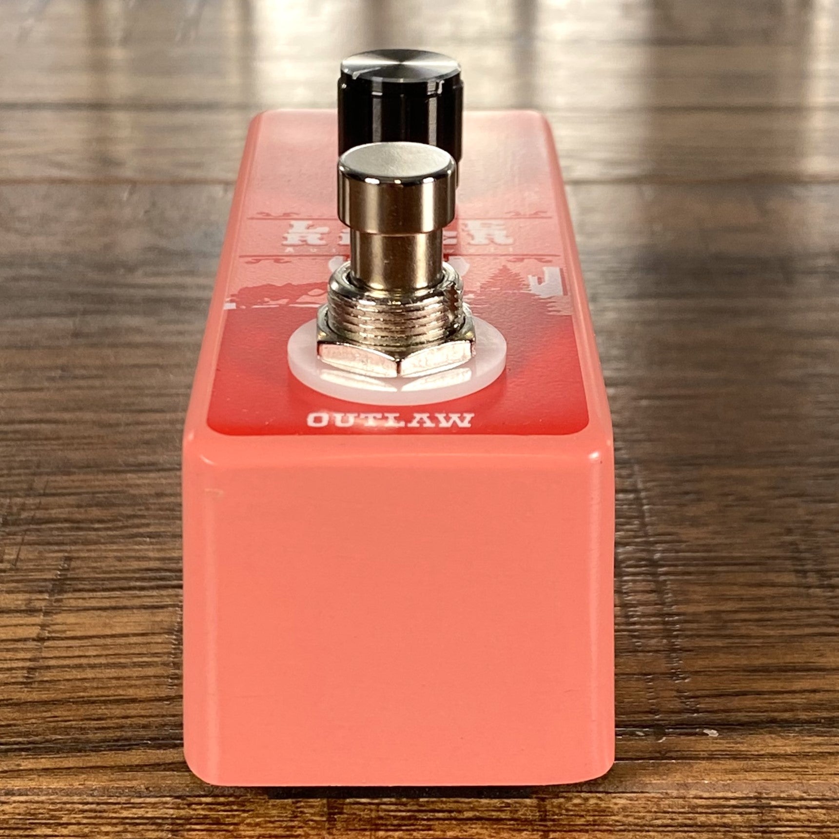 auto swell guitar pedal Outlaw Effects Late Riser Auto Volume Swell Guitar Effect Pedal – Specialty Traders
