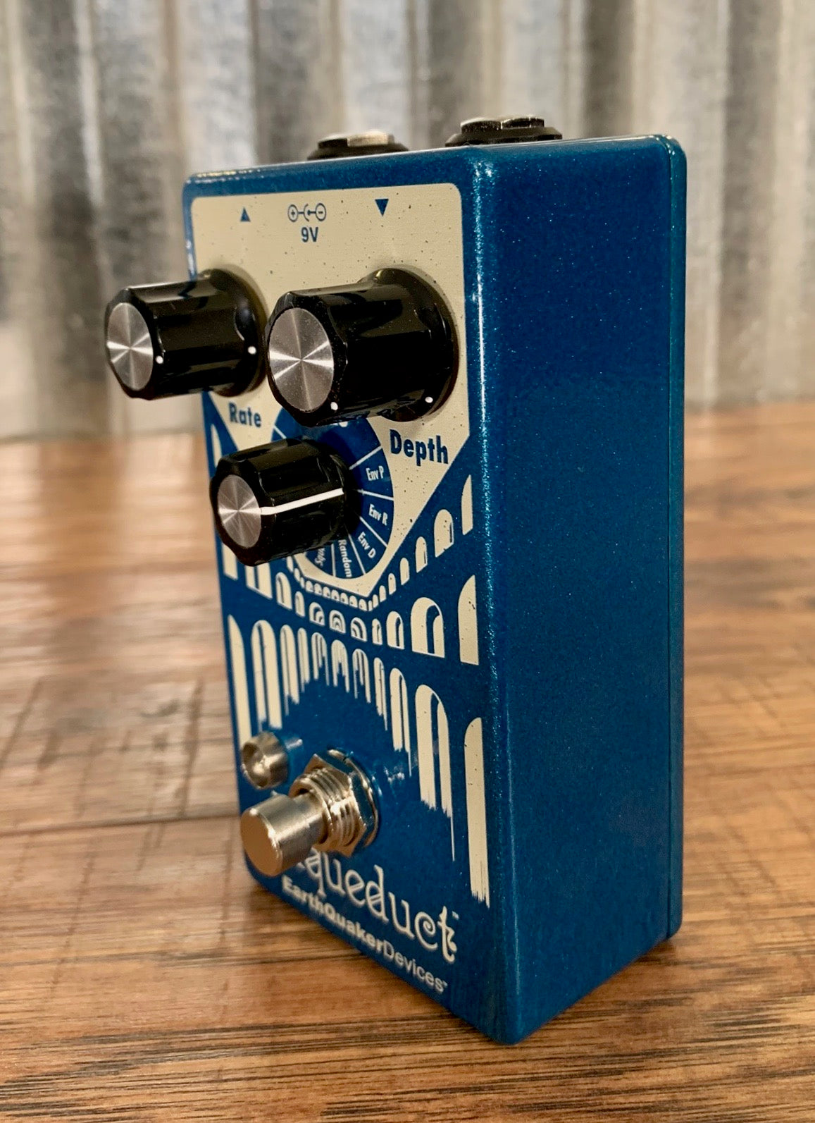 aqueduct pedal Earthquaker Devices EQD Aqueduct Vibrato Guitar Effect Pedal – Specialty Traders