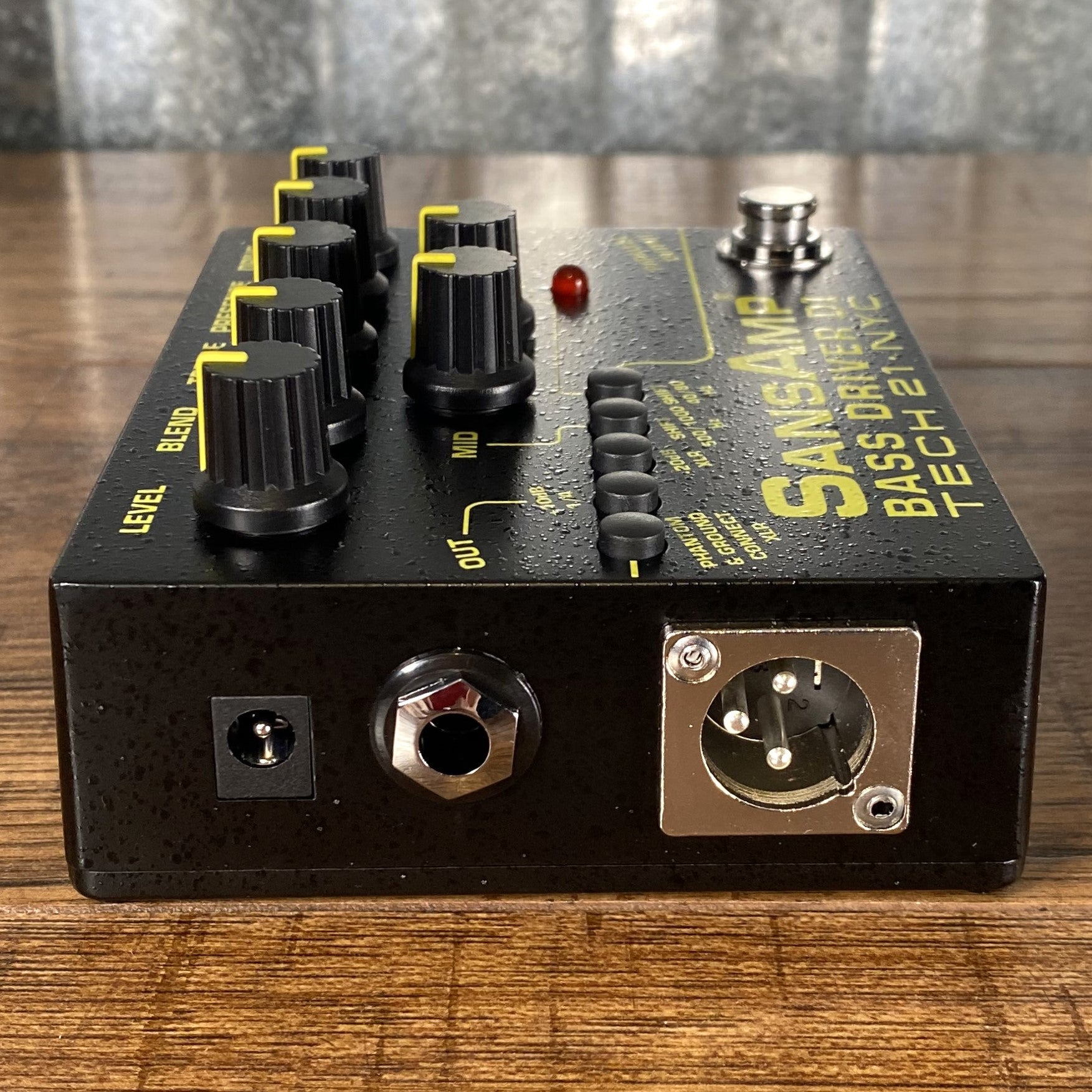 Tech 21 NYC SansAmp Bass Driver DI v2 Bass Preamp Effect Pedal BSDR-V2 – Specialty Traders