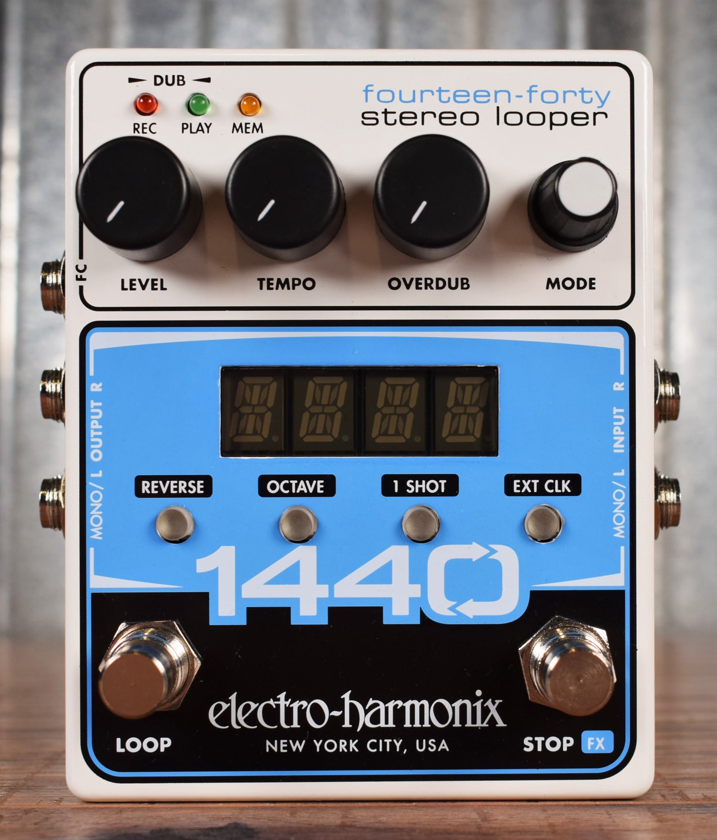 Electro-Harmonix EHX 1440 Stereo Looper Guitar Bass Effect Pedal