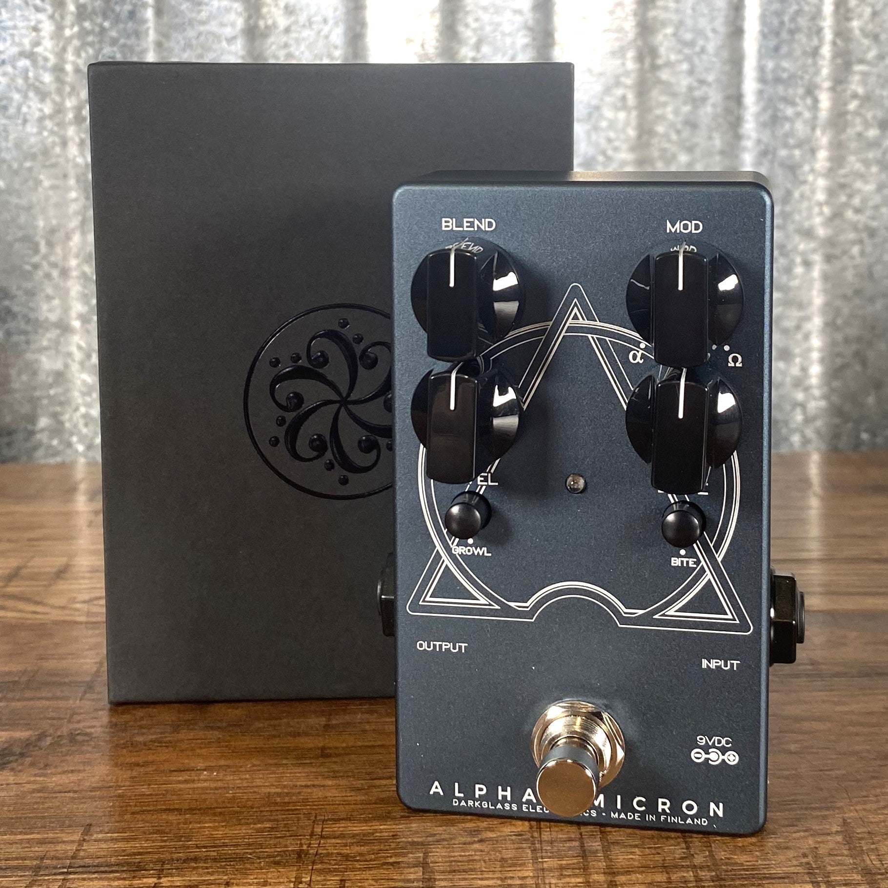 Darkglass Alpha Omega Omicron Distortion Bass Effect Pedal – Specialty Traders