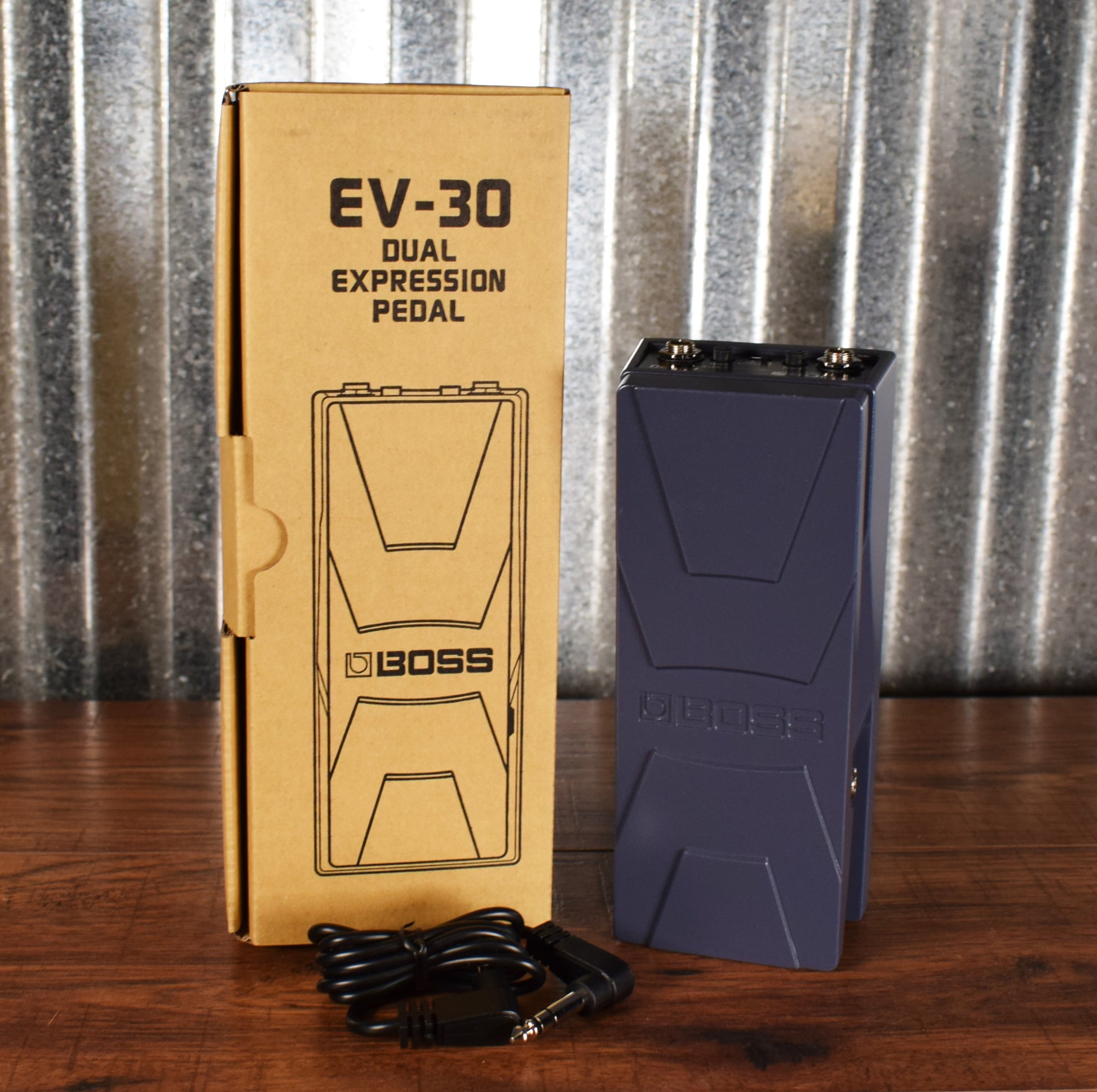 ev-30 expression pedal Boss EV-30 Dual Expression Guitar Bass Effect Pedal – Specialty Traders