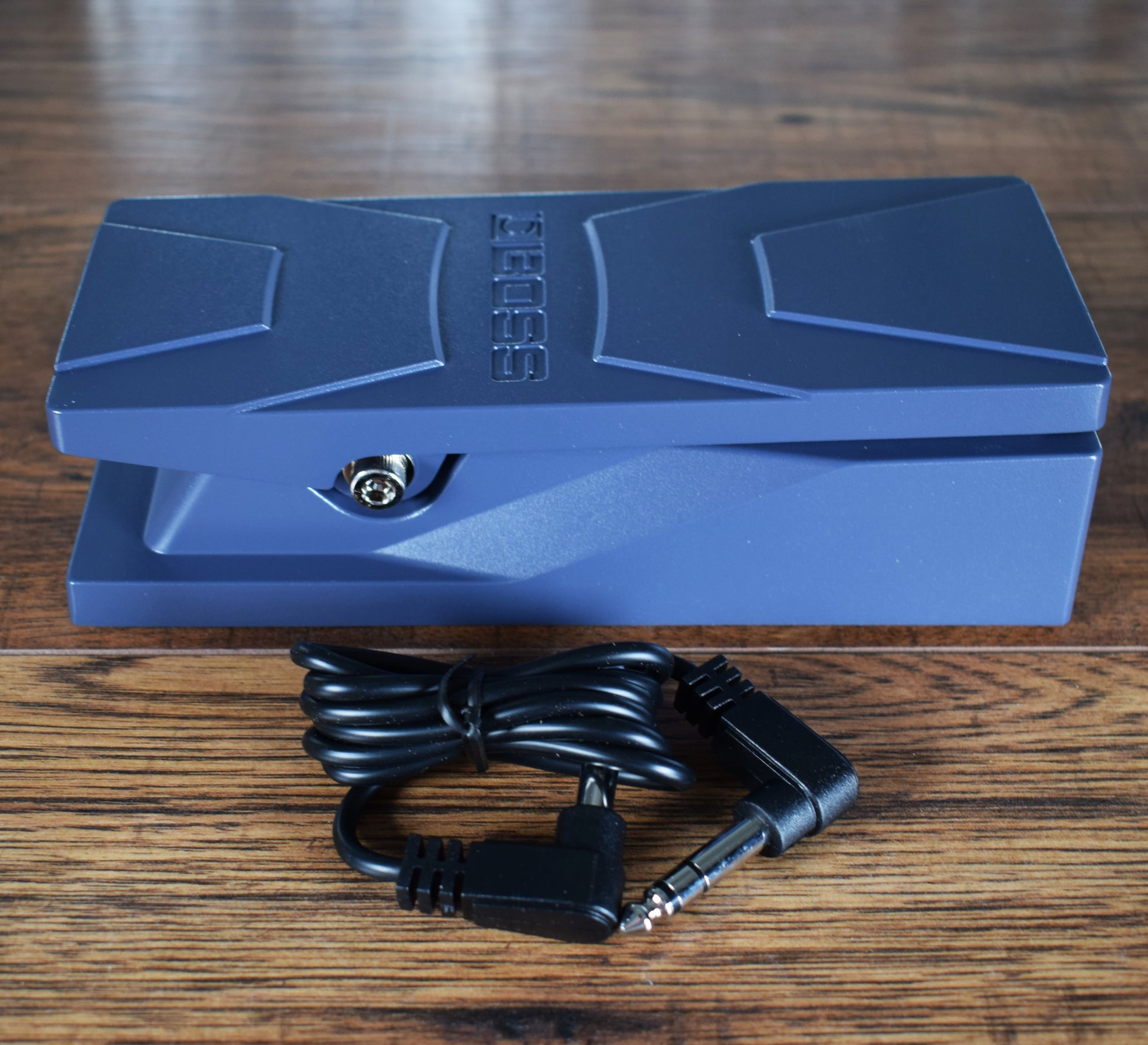 ev-30 expression pedal Boss EV-30 Dual Expression Guitar Bass Effect Pedal – Specialty Traders