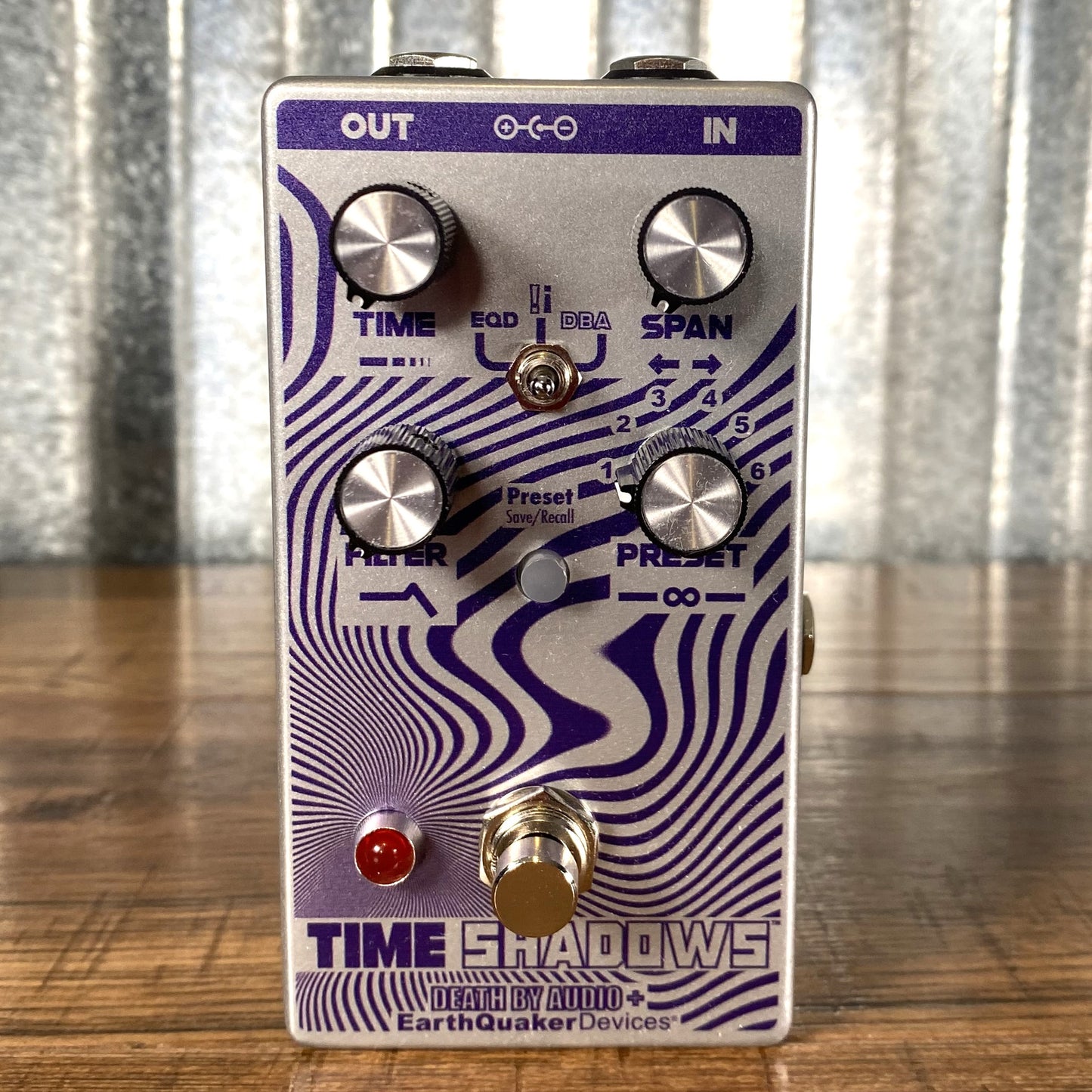 resonator effect pedal EarthQuaker Devices EQD Time Shadows V2 Subharmonic Delay Resonator Gu – Specialty Traders
