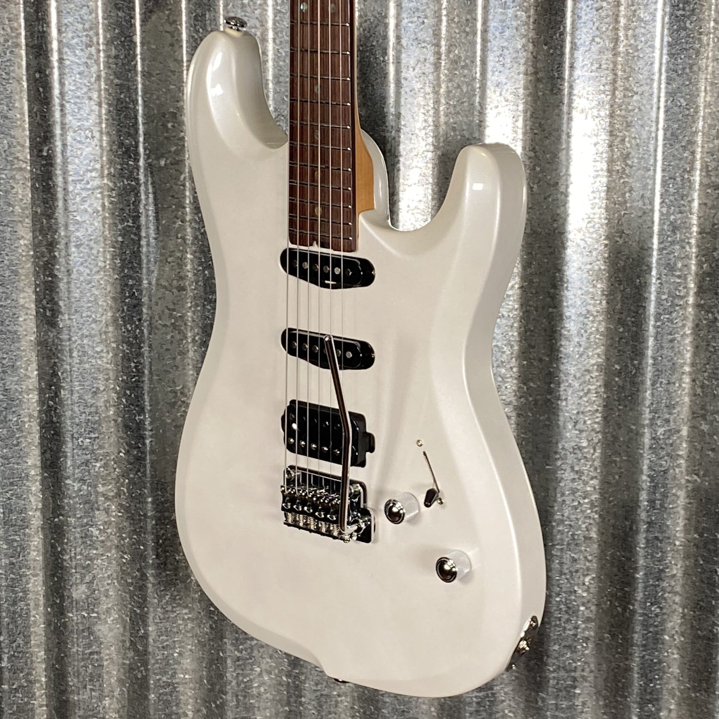 Musi Capricorn Fusion HSS Superstrat Pearl White Guitar #0147 Used