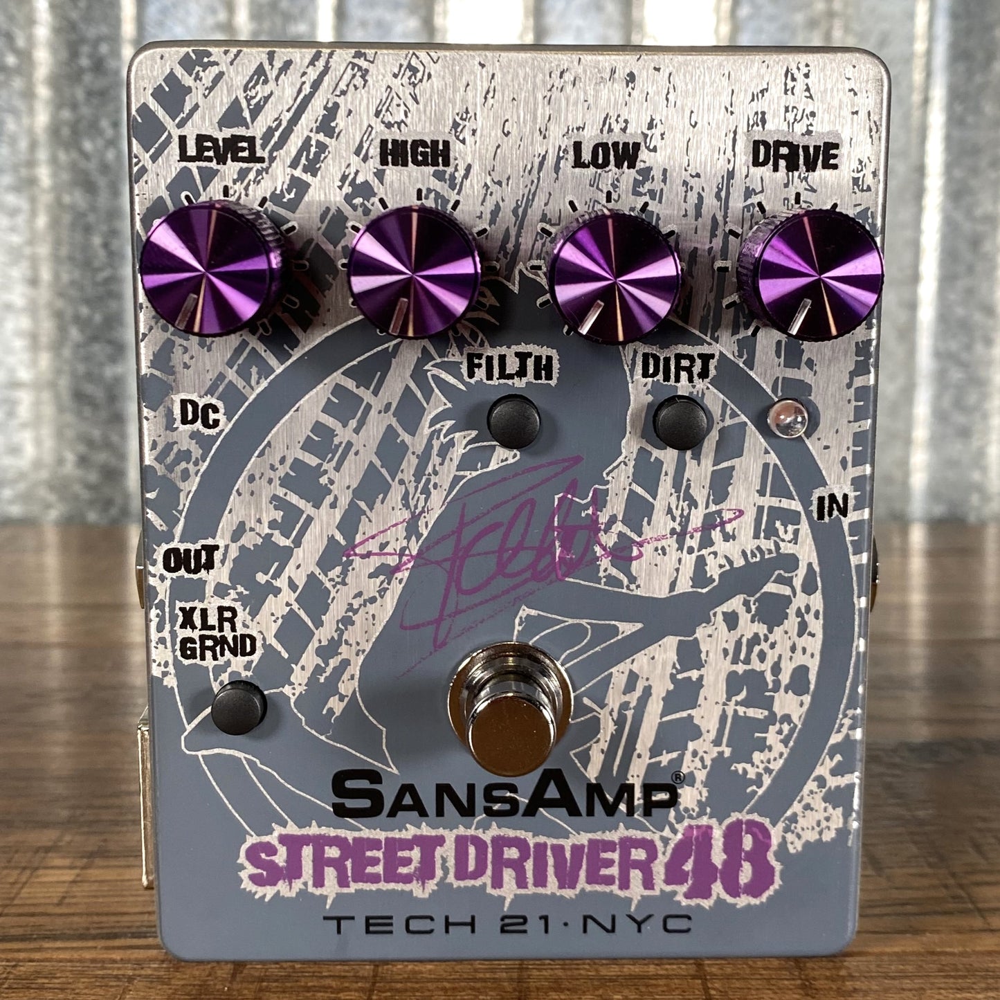 frank bello pedal Tech 21 NYC SansAmp Frank Bello Street Driver 48 Overdrive Preamp Bass – Specialty Traders