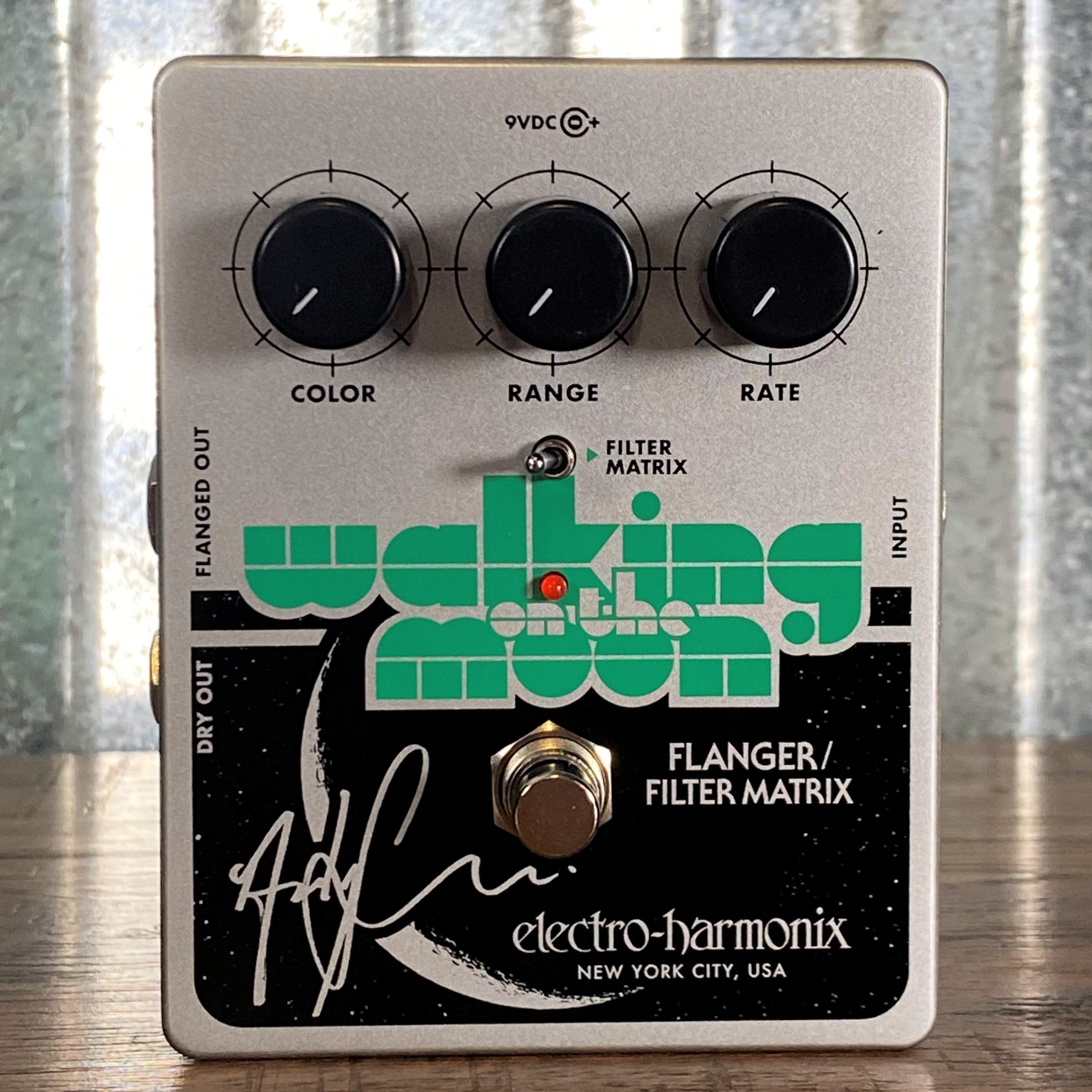 Electro-Harmonix EHX Andy Summers Walking On The Moon Analog