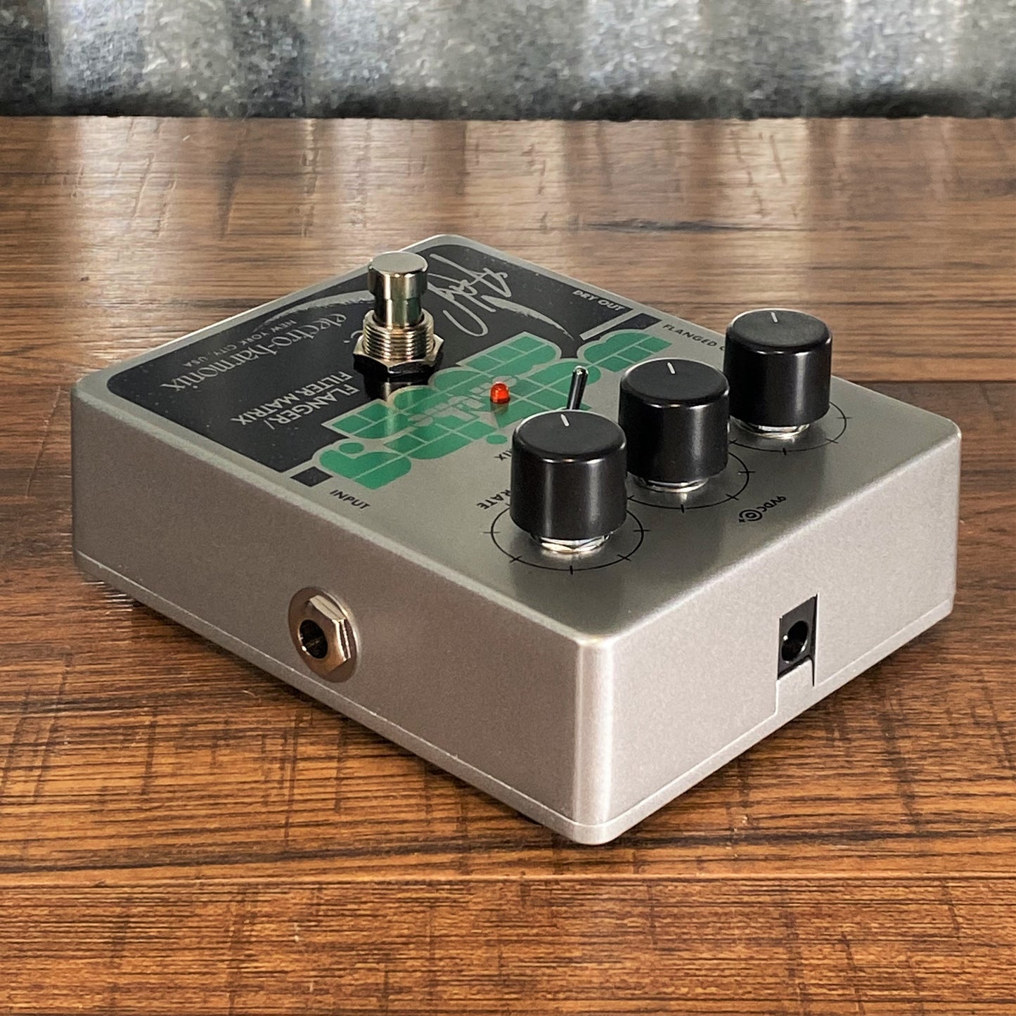 Electro-Harmonix EHX Andy Summers Walking On The Moon Analog Flanger Guitar Effect Pedal