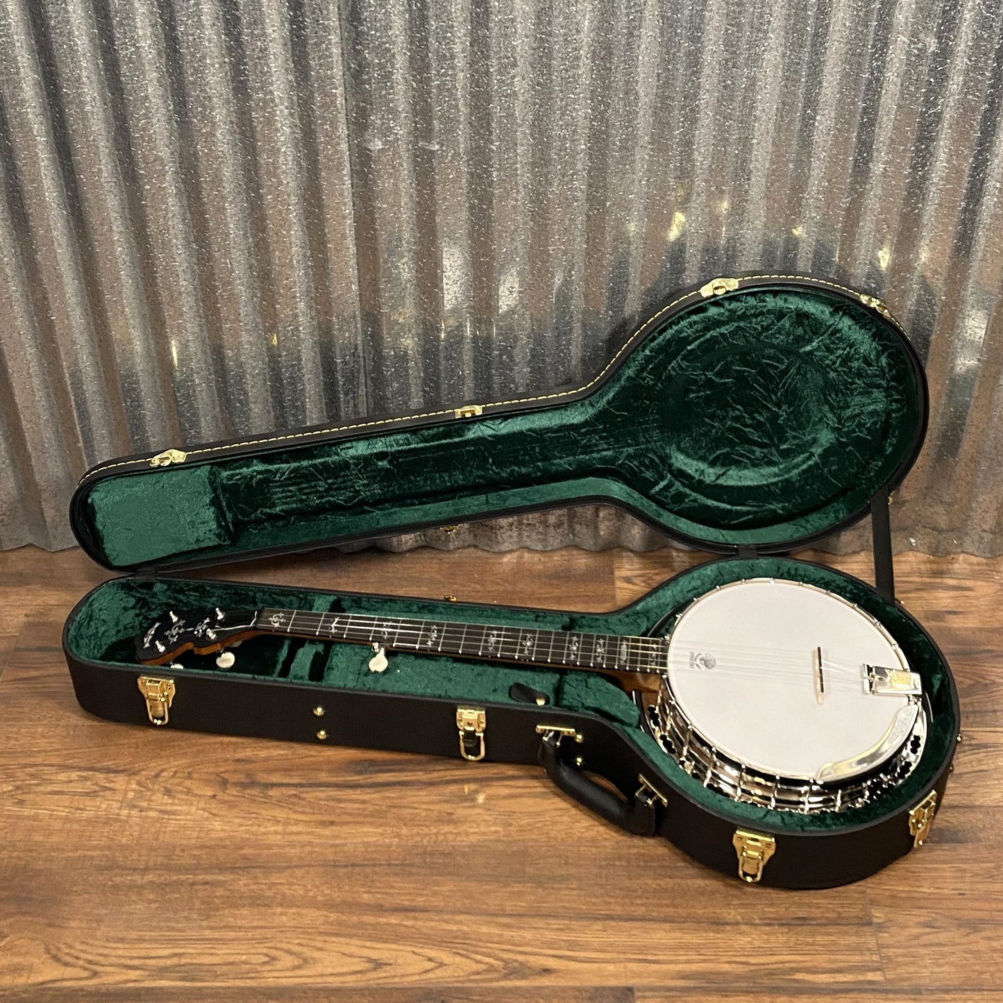 Deering S Sierra 5 String Mahogany Banjo & Case #AX16