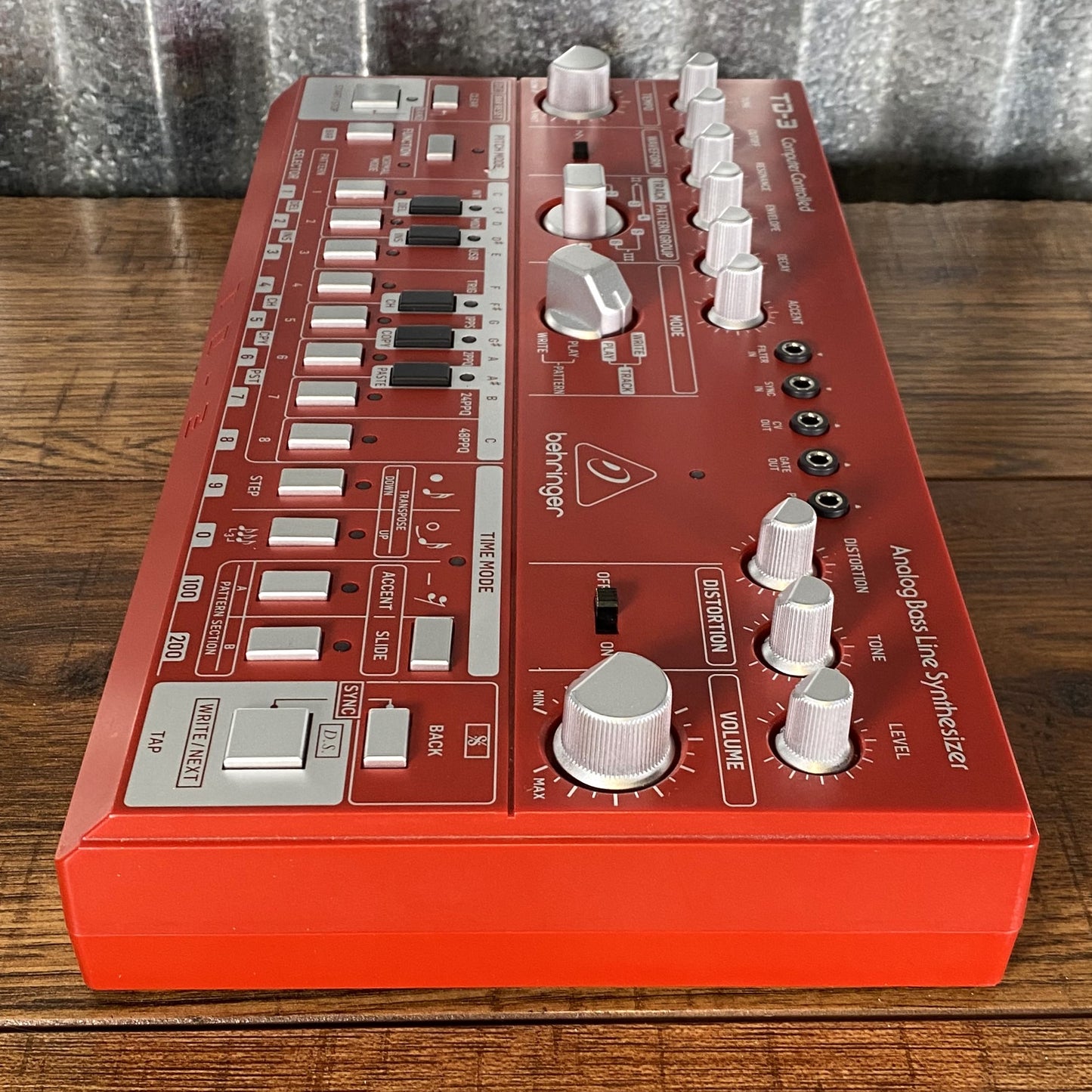 Behringer TD-3-RD Analog Bass Line Synthesizer Red Used