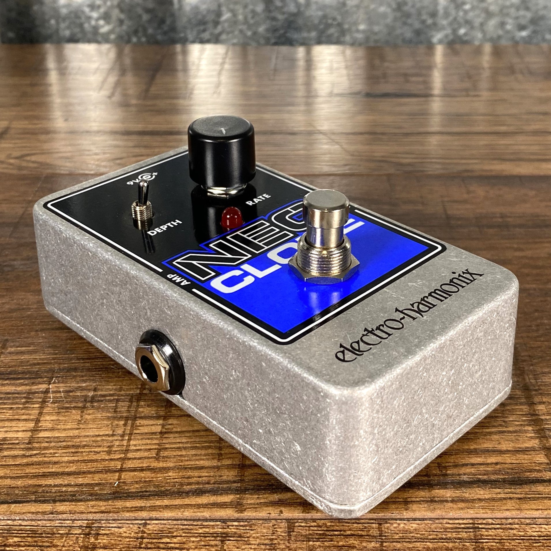 analog chorus pedal Electro-Harmonix EHX Neo Clone Analog Chorus Guitar Effect Pedal – Specialty Traders